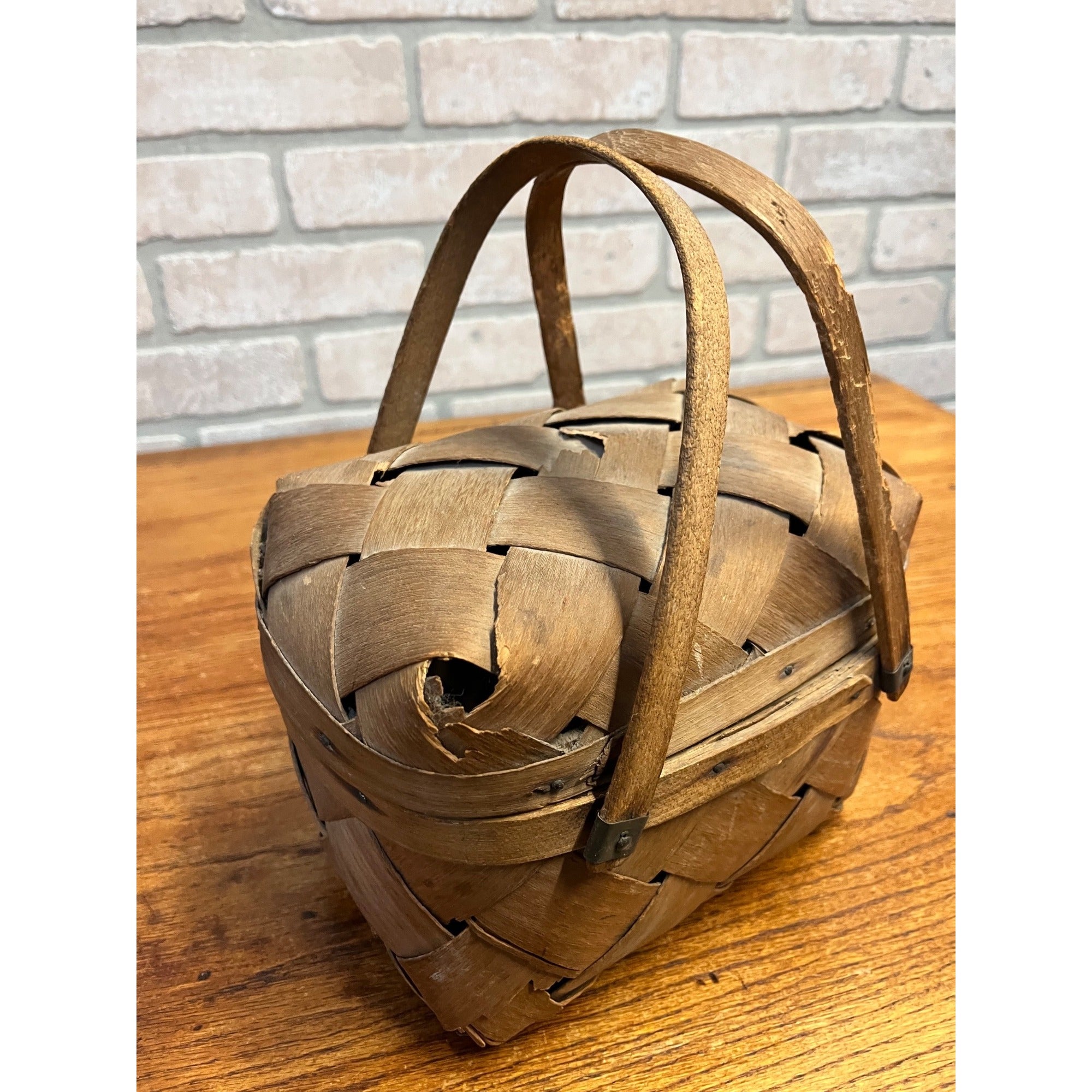 Early Primitive Splint Wood Woven Berry Basket w/ handles Hinged Covered