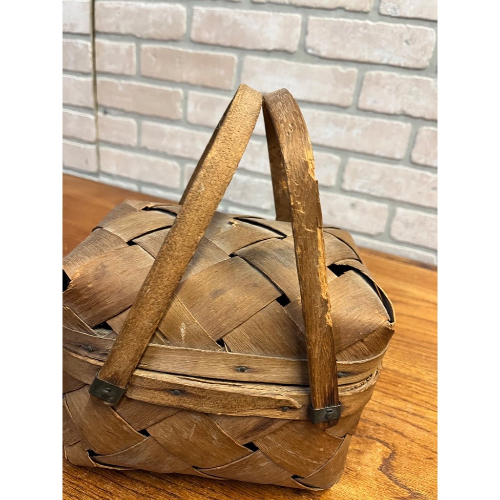 Early Primitive Splint Wood Woven Berry Basket w/ handles Hinged Covered
