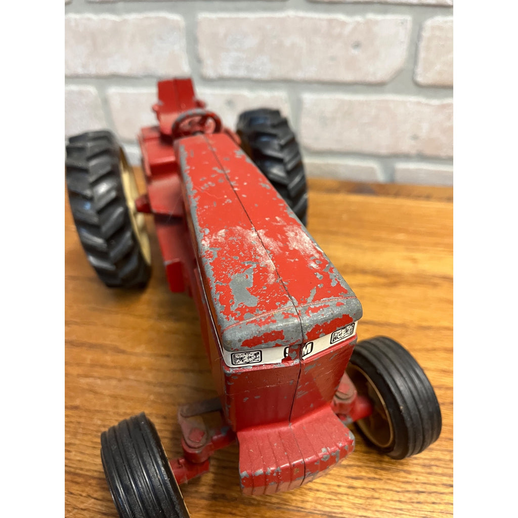 ERTL Scale Models 1/16 Scale Diecast Agri-Power Row Crop Tractor USA Red