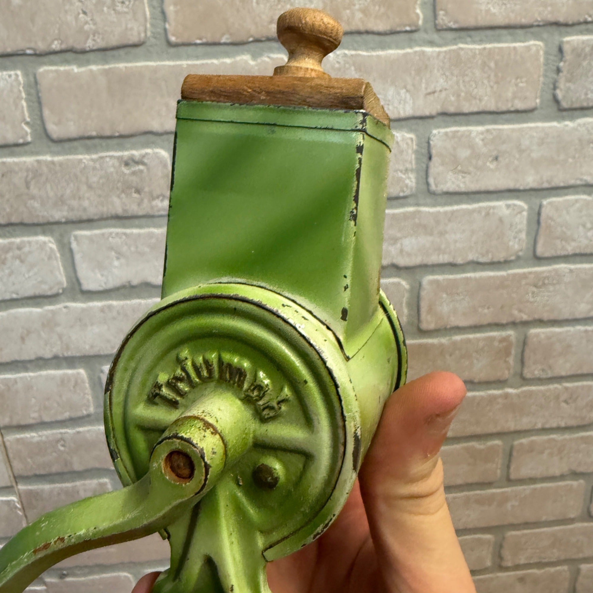 Vintage Triumph Green Cast Iron Hand-Crank Nut Grinder With Clamp & Wood Knob 1930s