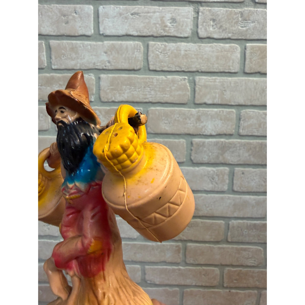 Vintage Hillbilly Salt & Pepper Shaker Set Kentucky Souvenir - Plastic