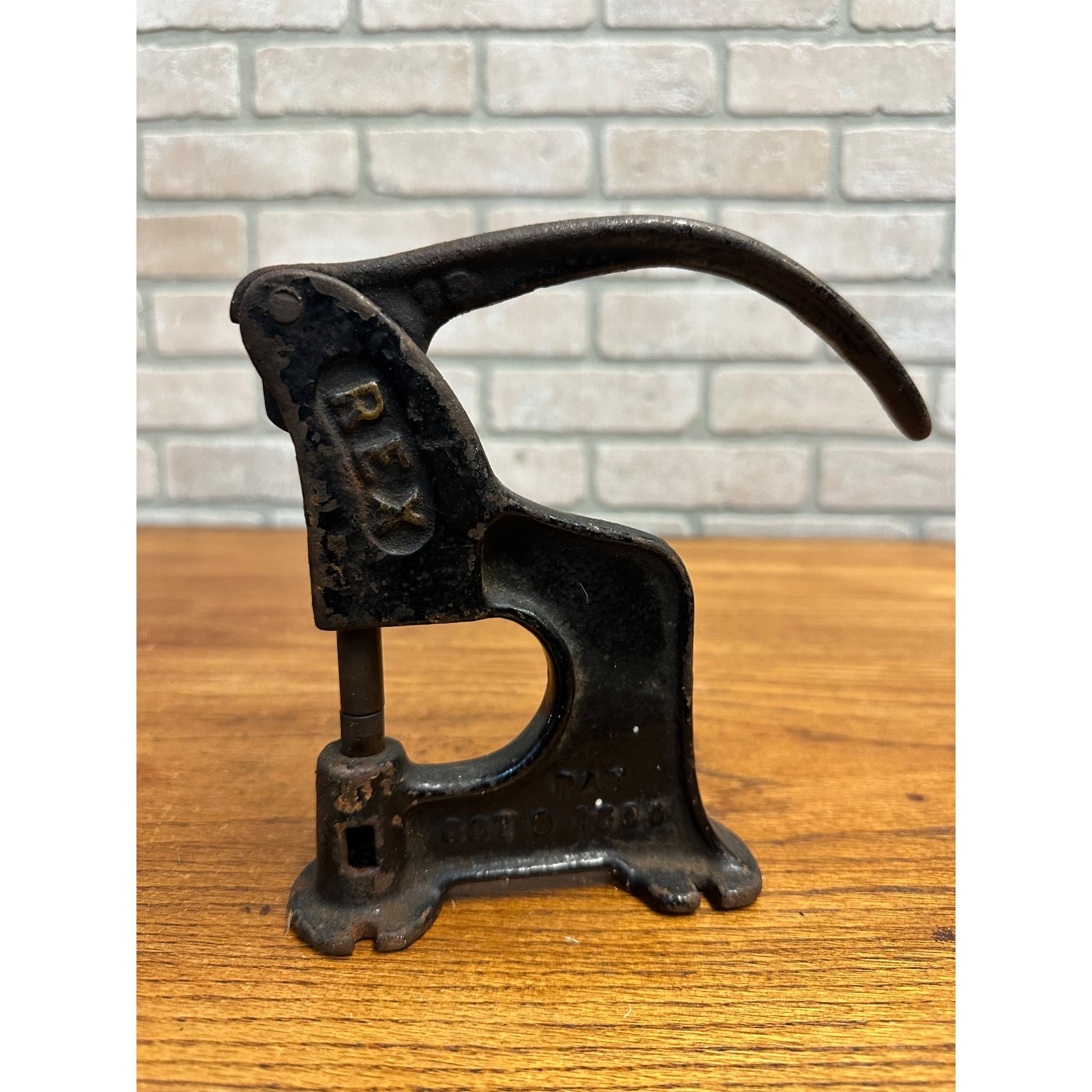 Vintage Rex 27 Rivet leather Table Top Punch Press Tool Cast Iron