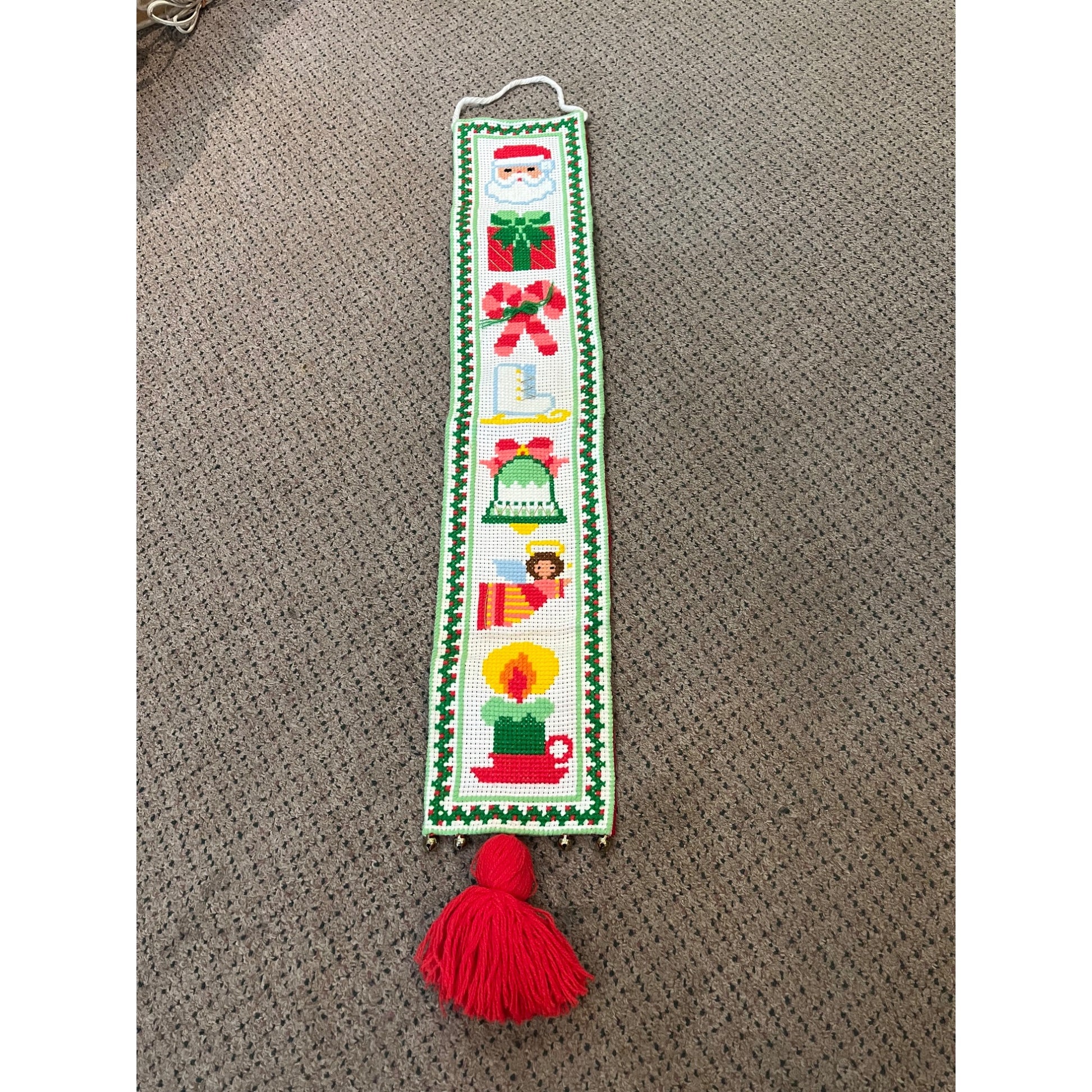 Vintage Christmas Bell Pull Decor Needlepoint Yarn Cross Stitch Hand Made 1980S