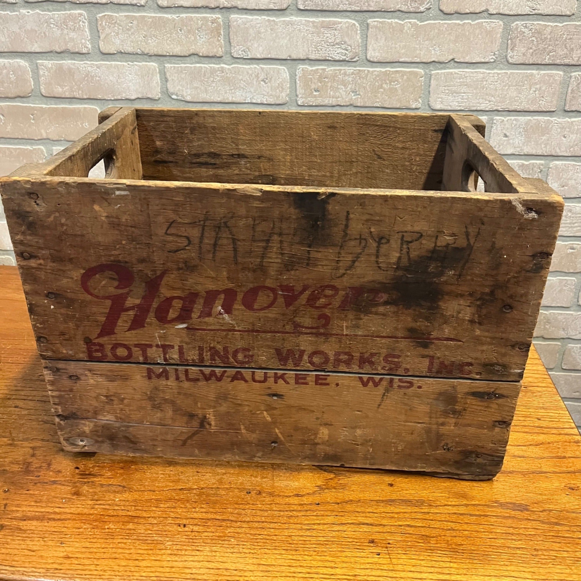 Vintage 1930s Hanover Bottling Works Milwaukee Wis Soda Wood Advertising Crate