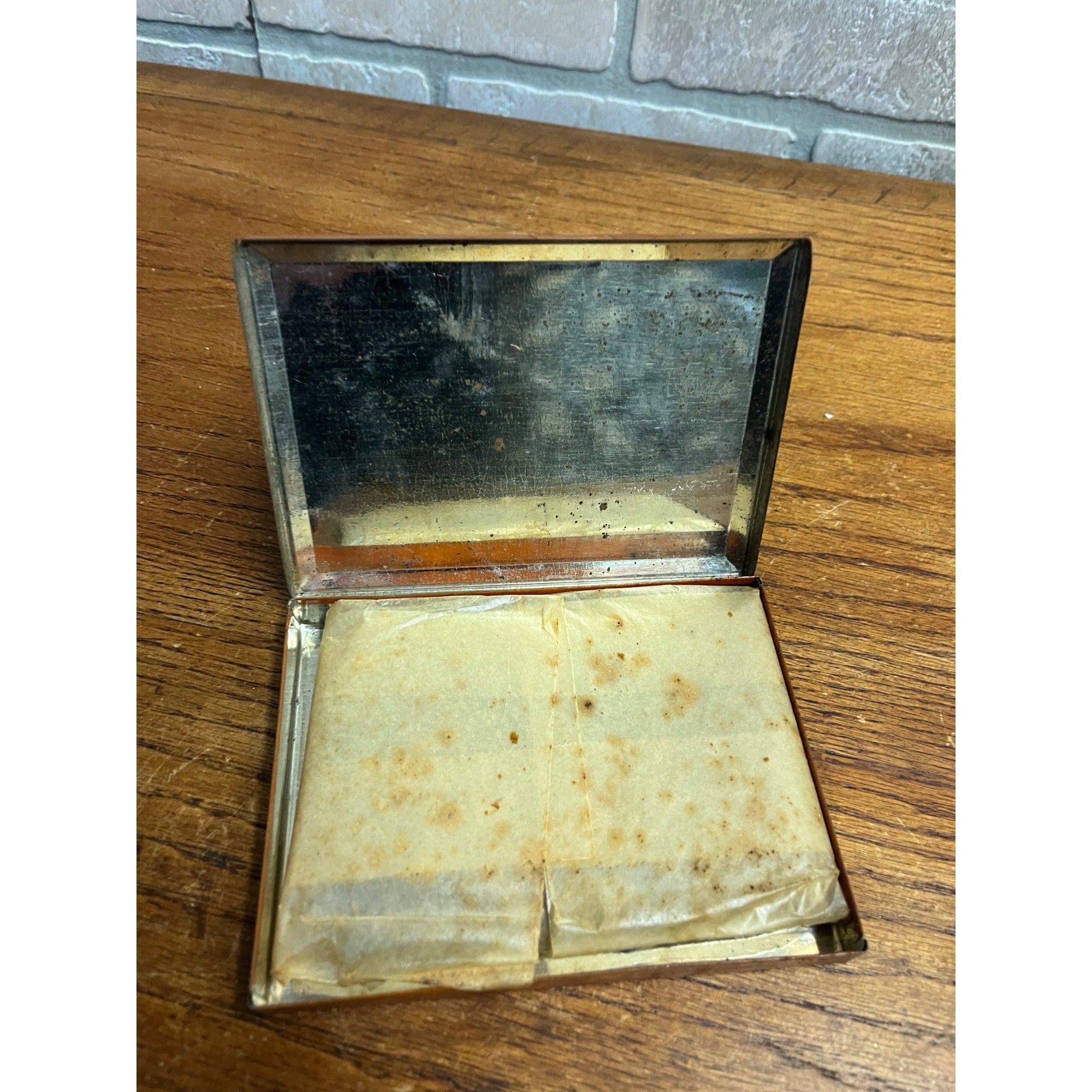 SCARCE Vintage Dr. David Roberts Poultry Capsules Medicine Tin FULL Waukesha Wis