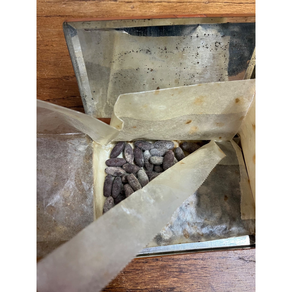 SCARCE Vintage Dr. David Roberts Poultry Capsules Medicine Tin FULL Waukesha Wis