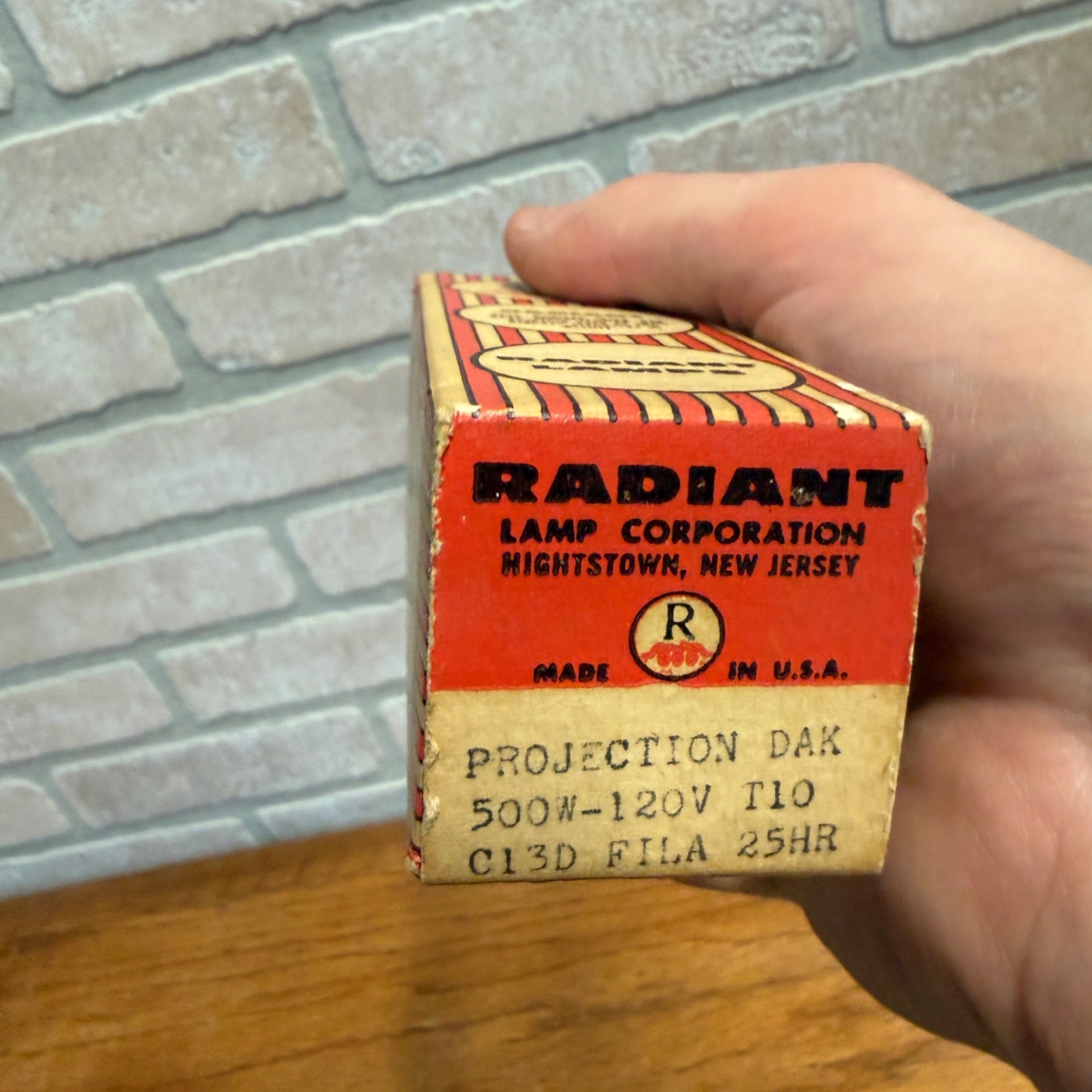 Radiant DAK PROJECTION LAMP BULB 120V 500W T10 C130 NOS W/ Box
