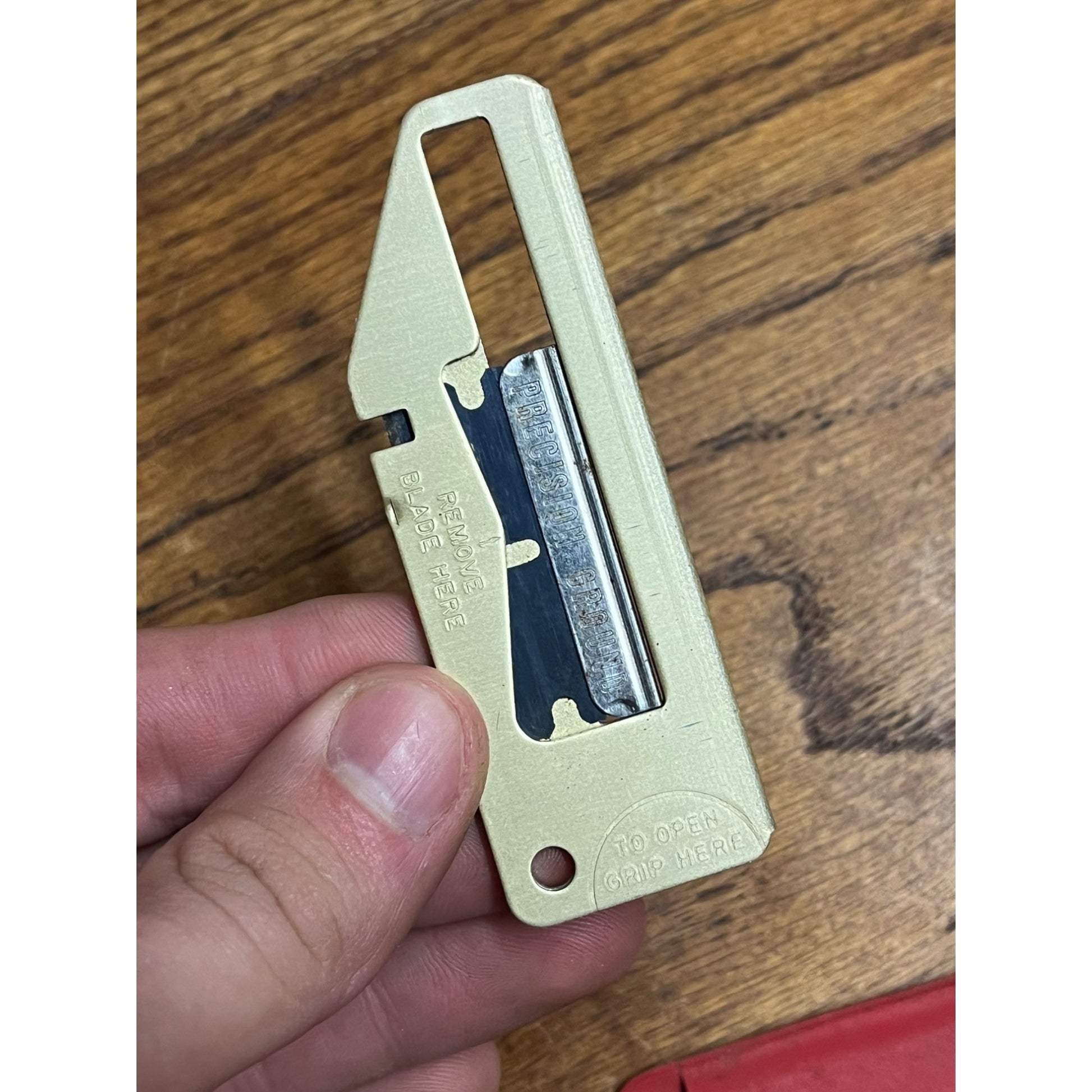 Vintage Box Cutter Razor Highsmith Co. Ft. Atkinson Wis Kent Feed Promo "k" Pig