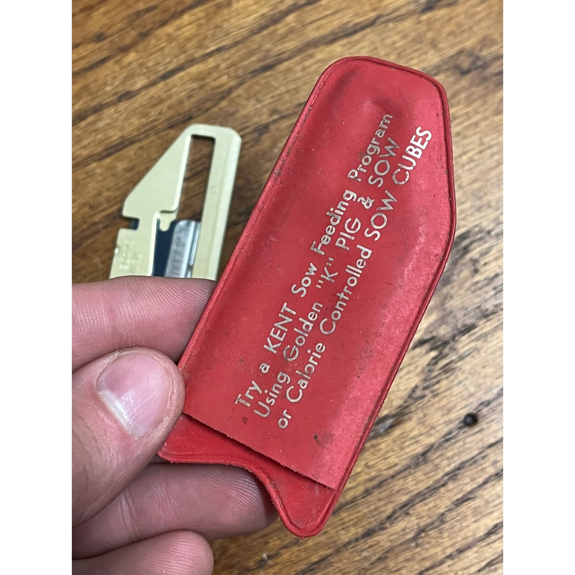 Vintage Box Cutter Razor Highsmith Co. Ft. Atkinson Wis Kent Feed Promo "k" Pig