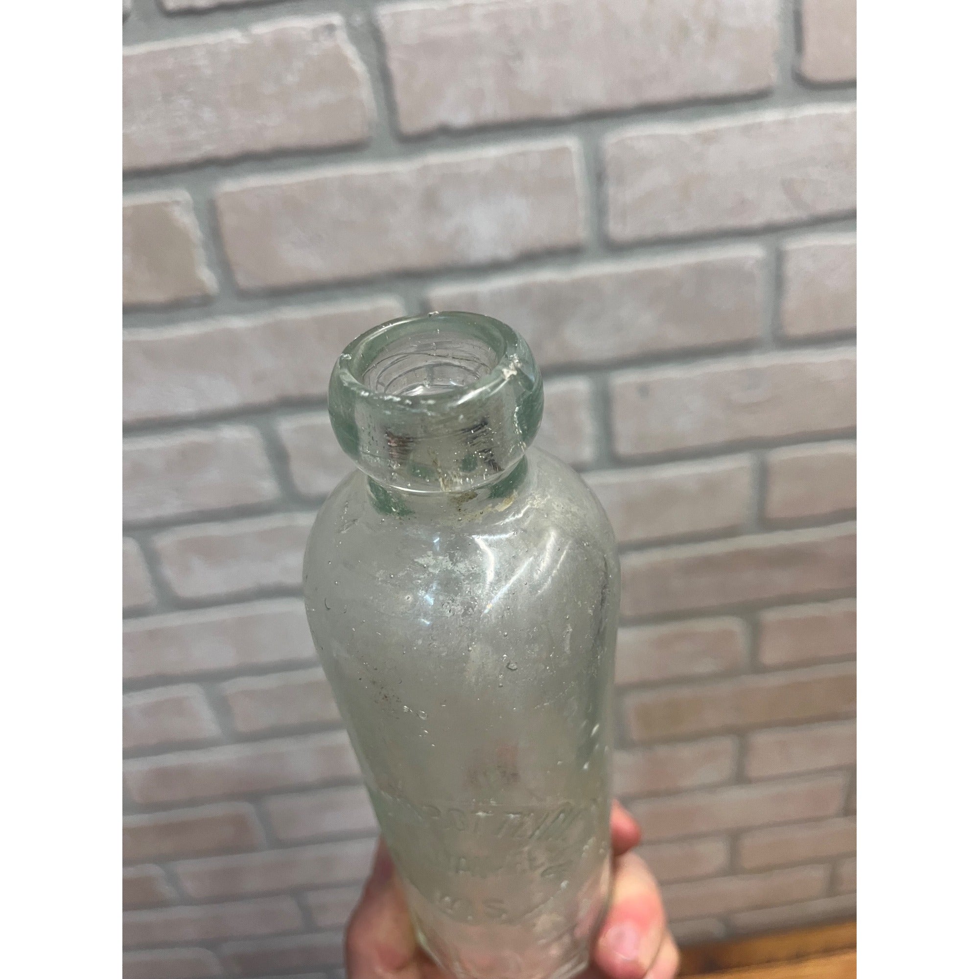 Standard Bottling Co. c1890s Milwaukee Wis Clear Soda Bottle Blob Top Hutchinson