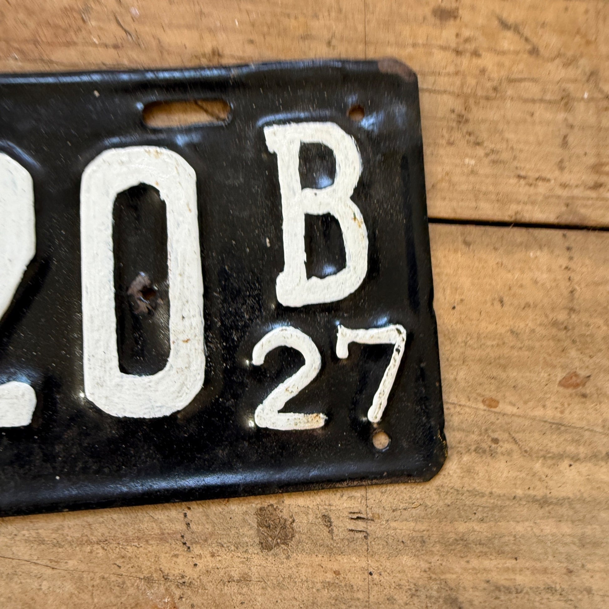 1927 Wisconsin License Plate 52-020 B Repainted