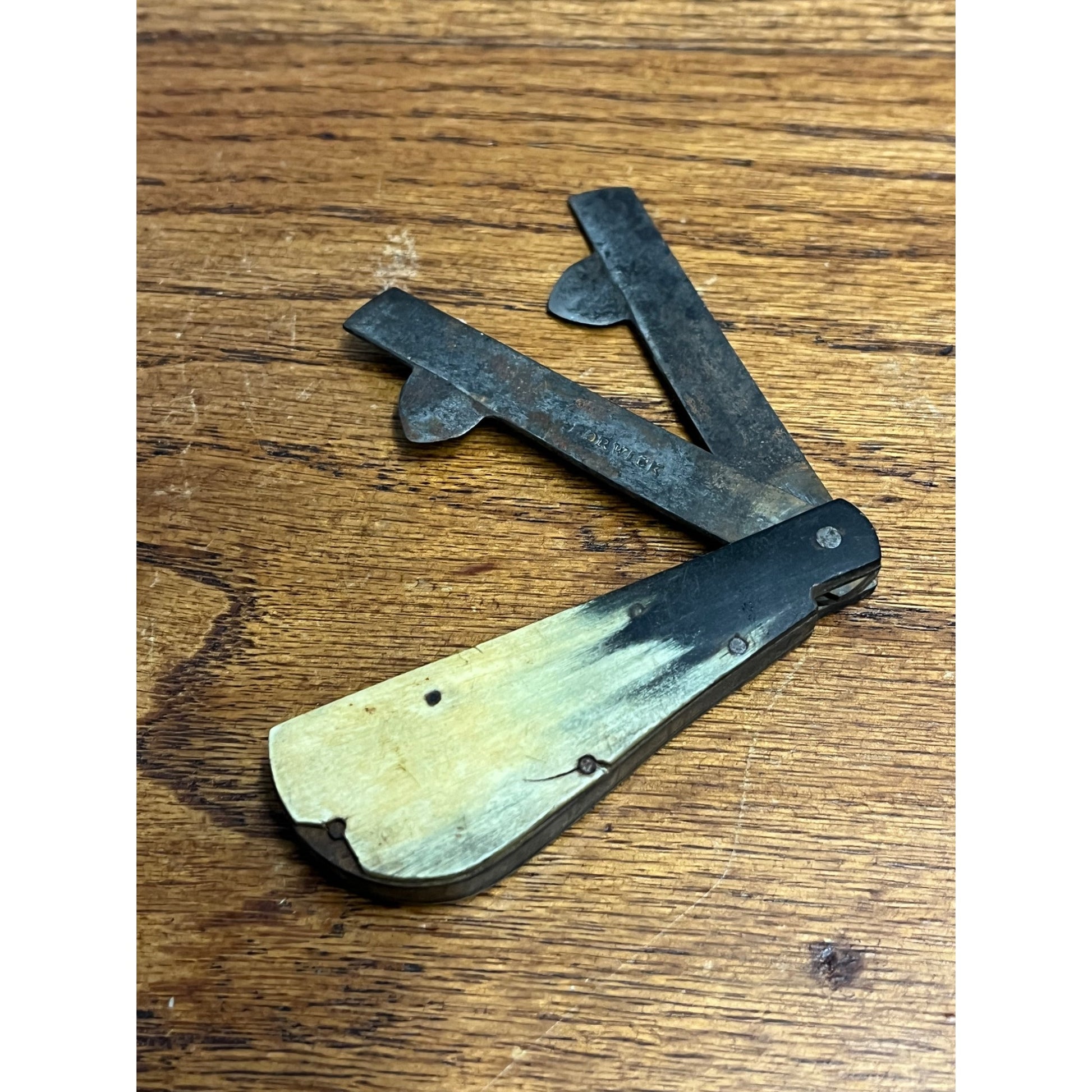 Antique Borwick Fleam Surgeon Tool Knife Bleeder Quack Medical Bone Handle