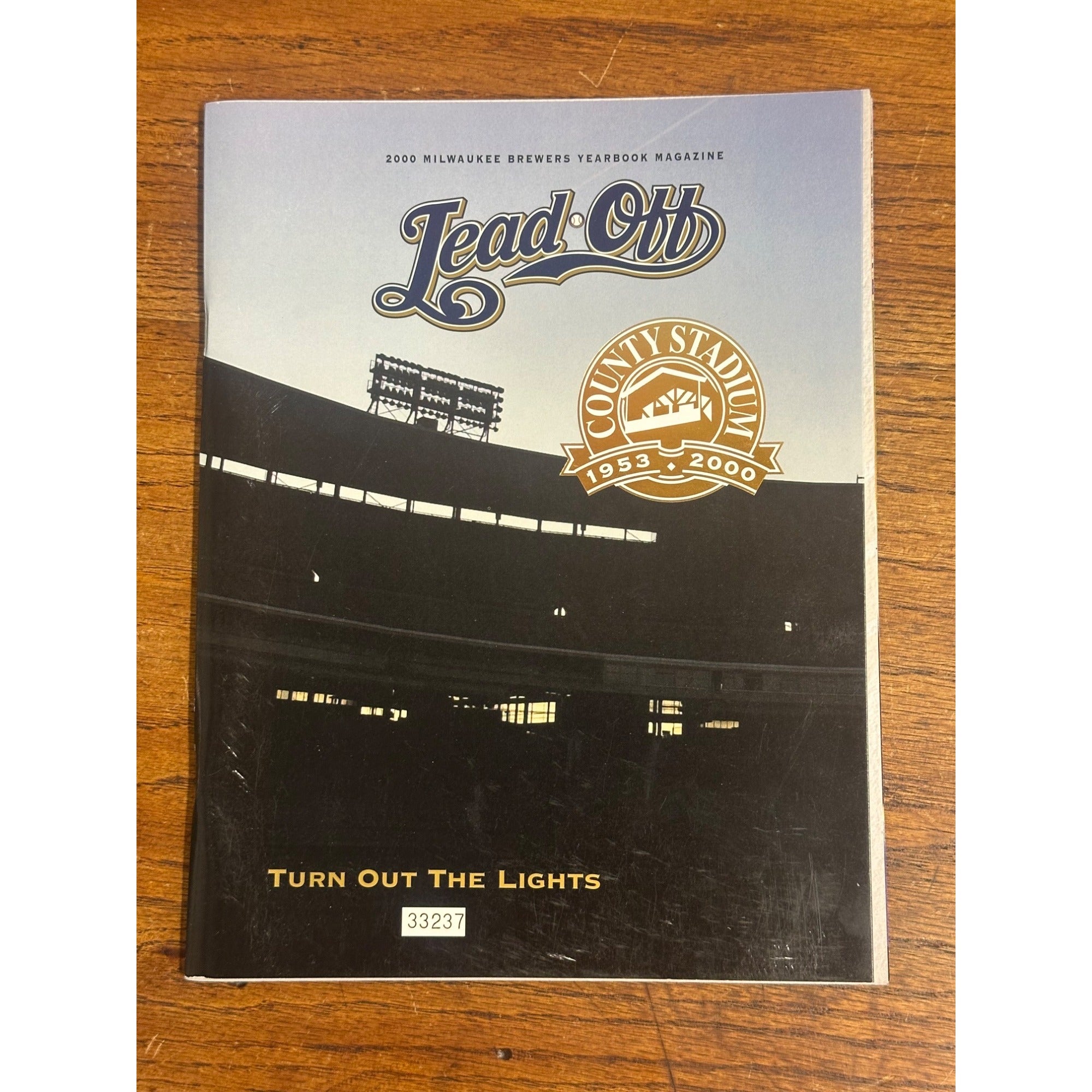 2000 Milwaukee Brewers Yearbook Magazine Lead Off ** County Stadium Last Game