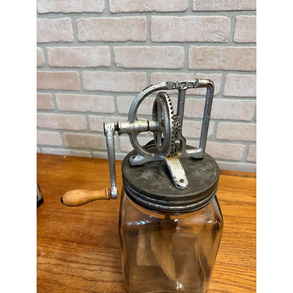 Dazey Mfg Co Butter Churn 34B w/ Handblown 3 Quart No.30 Glass In Working Order
