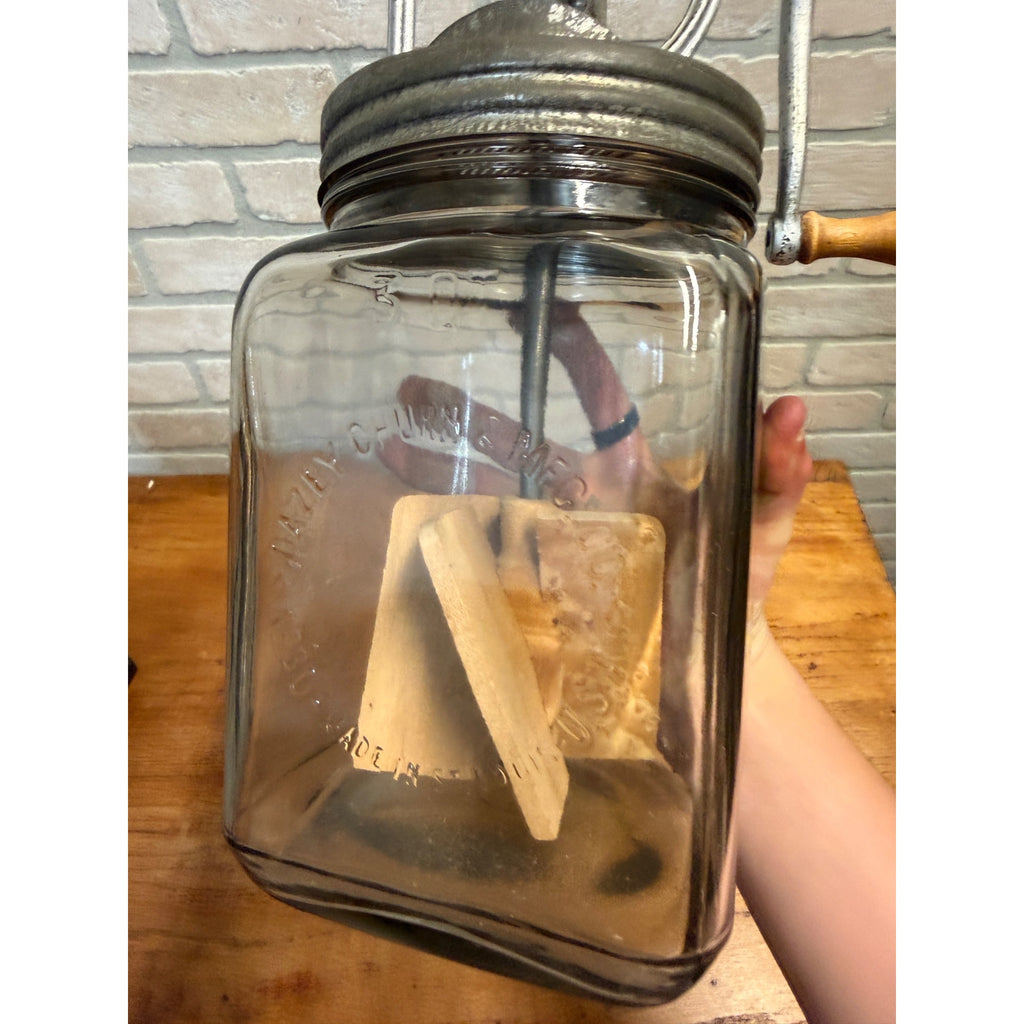 Dazey Mfg Co Butter Churn 34B w/ Handblown 3 Quart No.30 Glass In Working Order