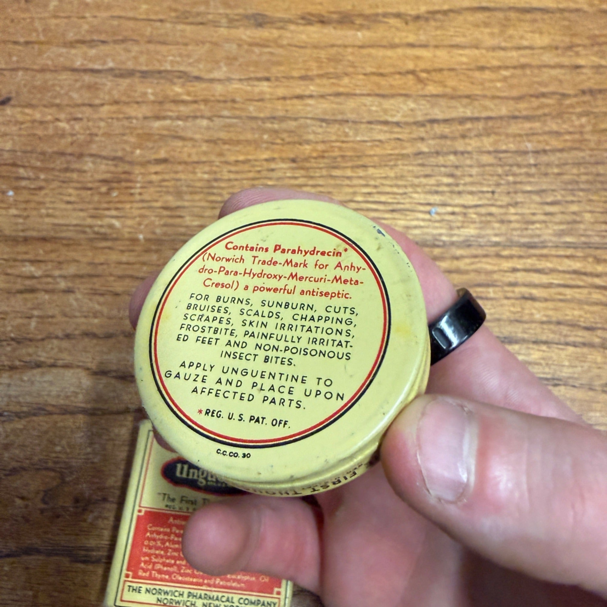 Unguentine Antiseptic Surgical Dressing Round Vintage Tin Norwich New York EC