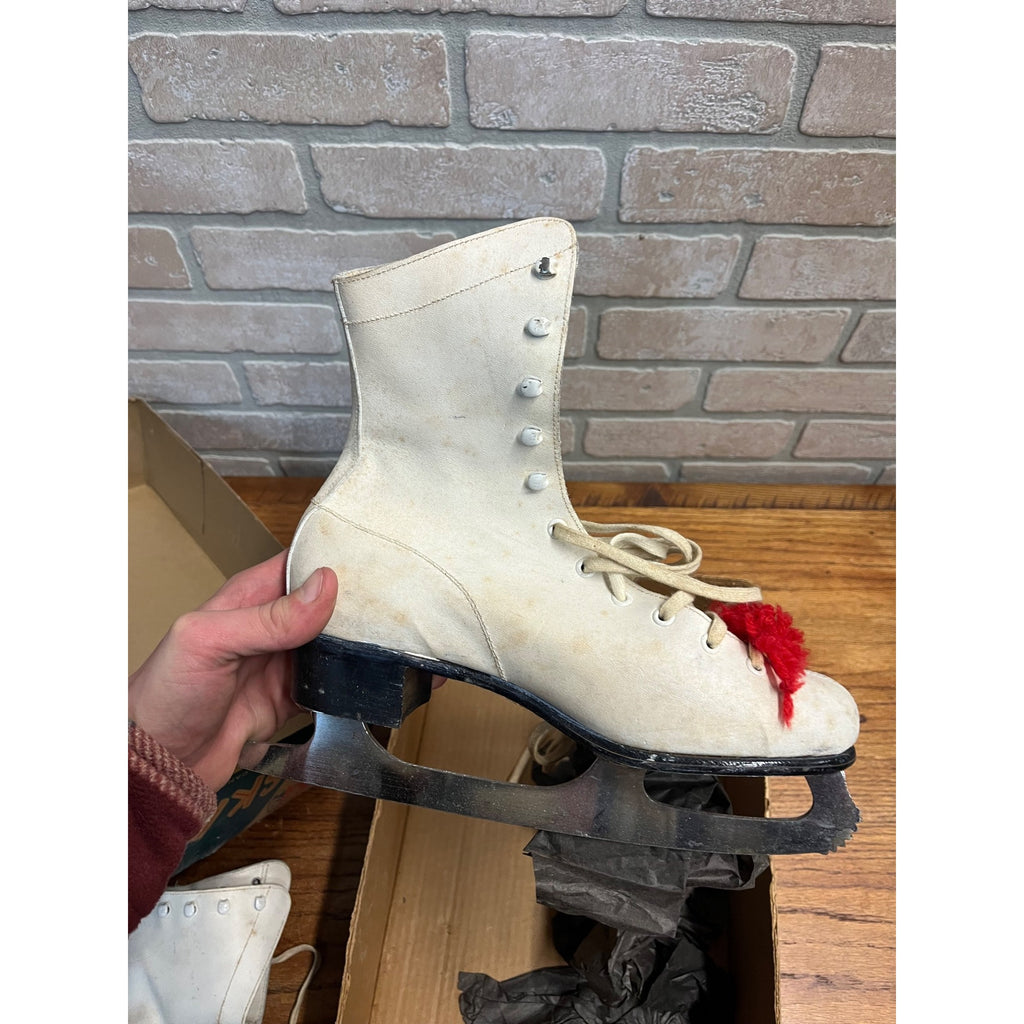 Vintage 1940s Indian Head Women's Ice Skating Outfit Figure Skates Box
