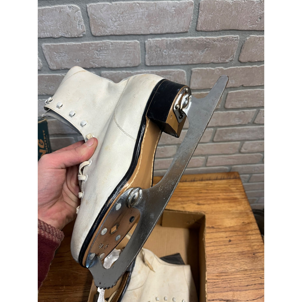 Vintage 1940s Indian Head Women's Ice Skating Outfit Figure Skates Box