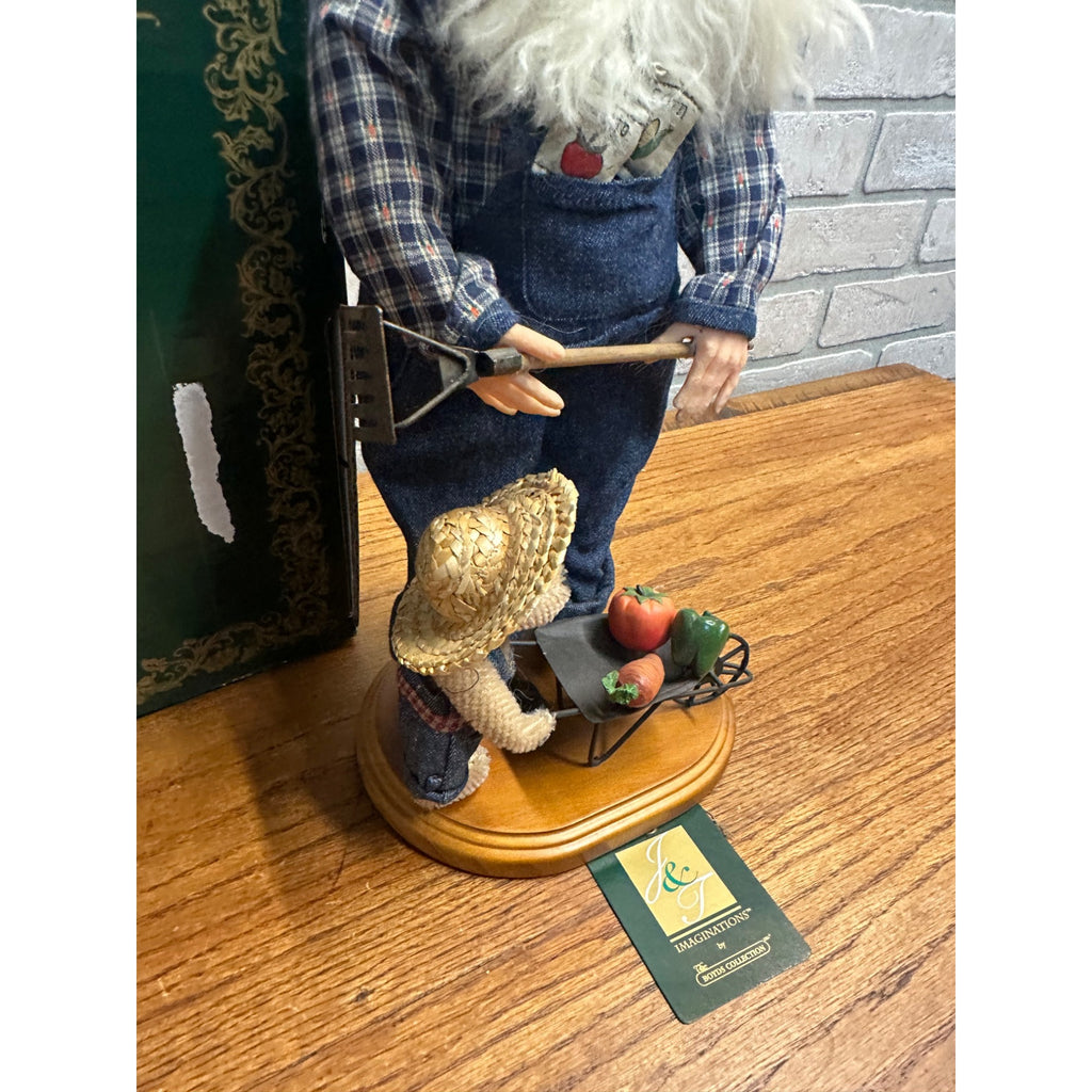 J &T Imaginations Boyds Collection Gardener Nickleby Hoe Hoe Hoe Style #73352