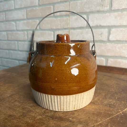 Vintage Red Wing Bean Pot Wire Bail Handle Union Stoneware Co Carmel Color W/ Lid