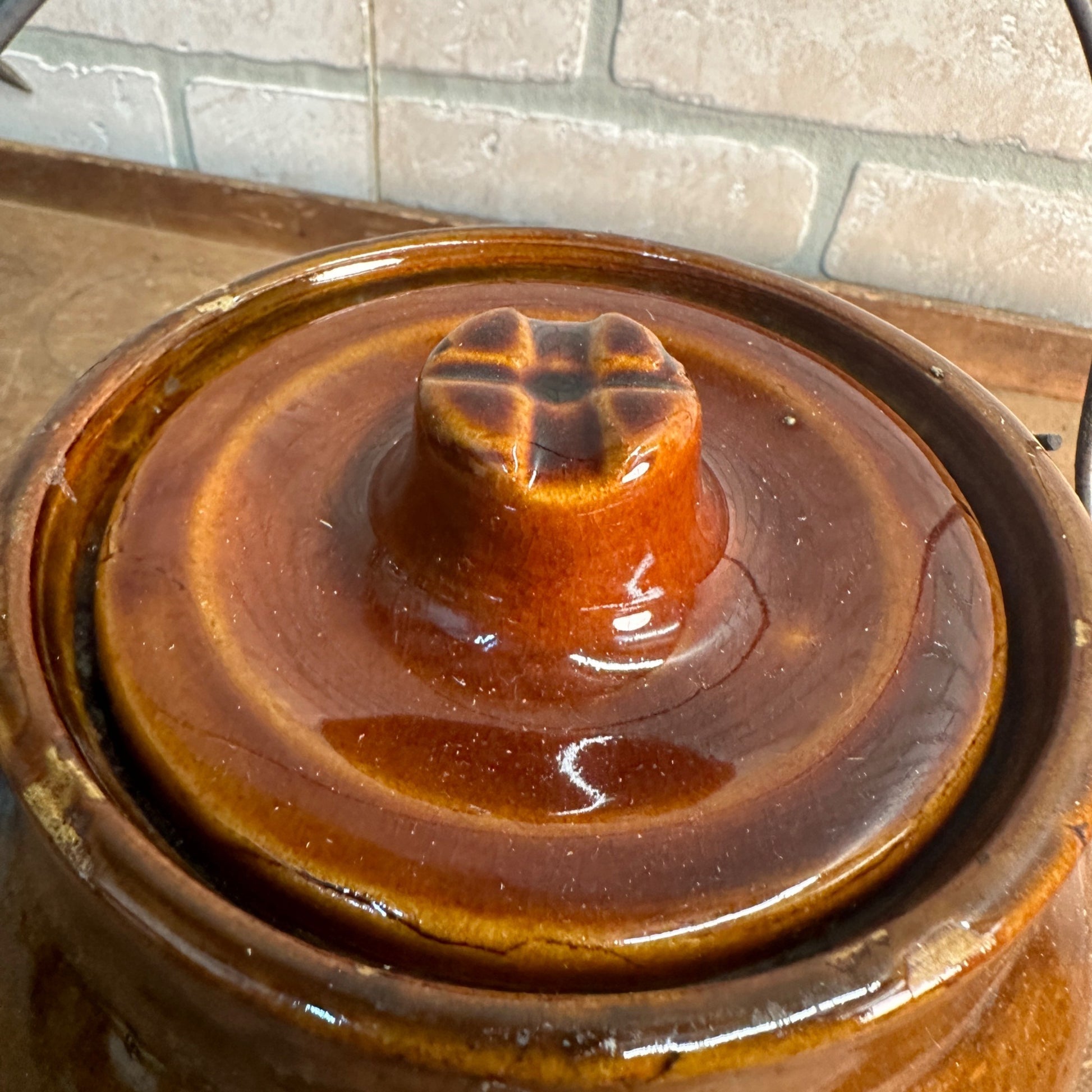 Vintage Red Wing Bean Pot Wire Bail Handle Union Stoneware Co Carmel Color W/ Lid