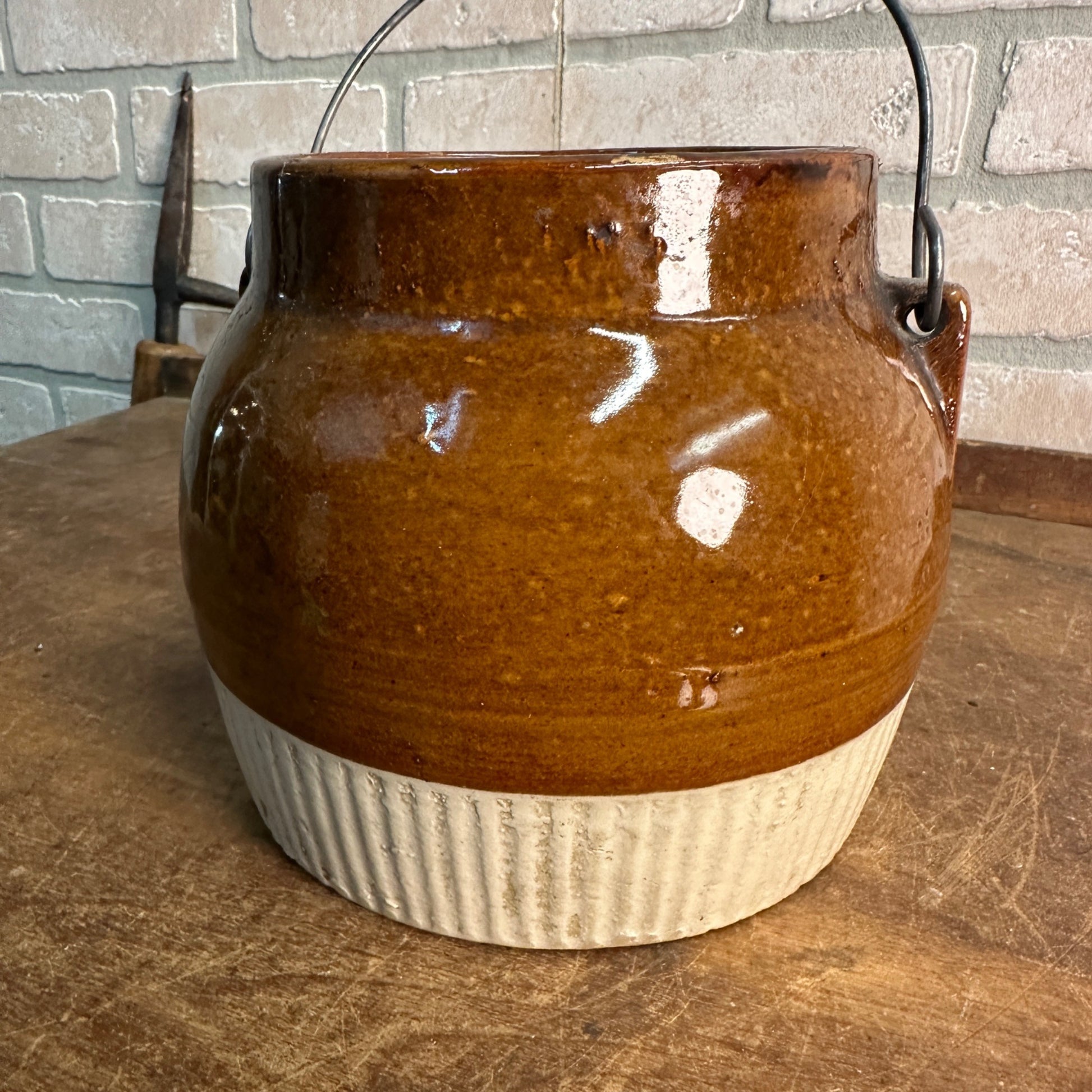 Vintage Red Wing Bean Pot Wire Bail Handle Union Stoneware Co Carmel Color W/ Lid