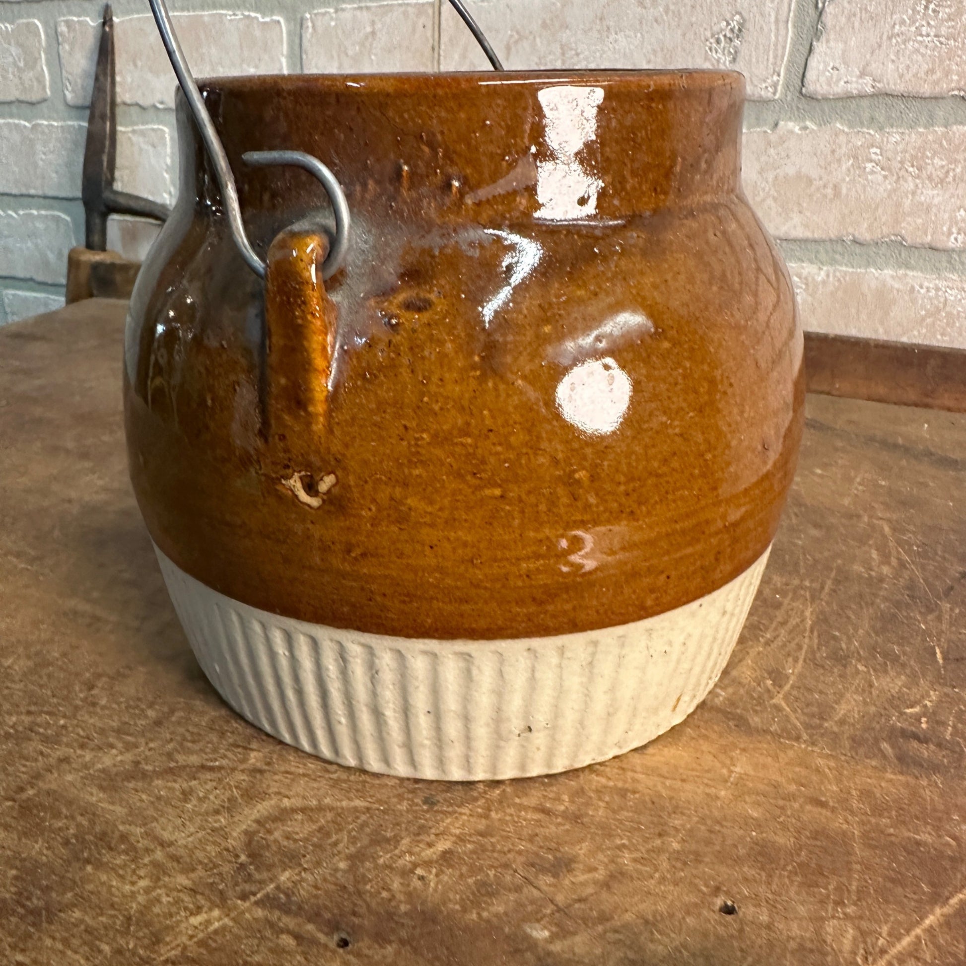 Vintage Red Wing Bean Pot Wire Bail Handle Union Stoneware Co Carmel Color W/ Lid