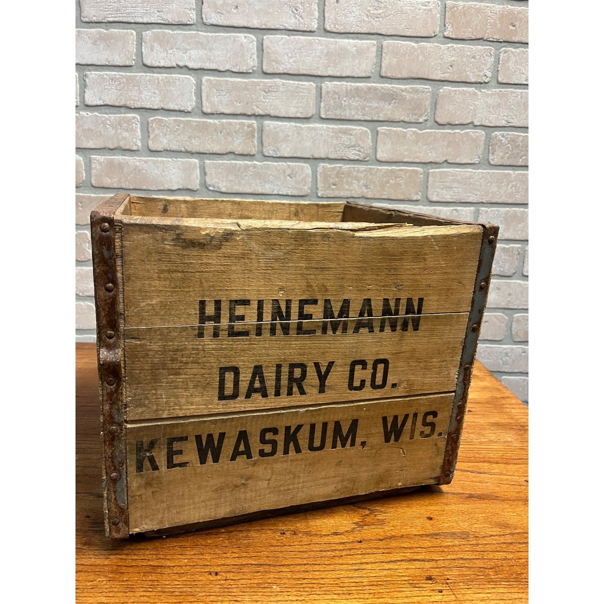 Vintage Heinemann Dairy Co Wooden Crate Kewaskum Wisconsin Milk Crate