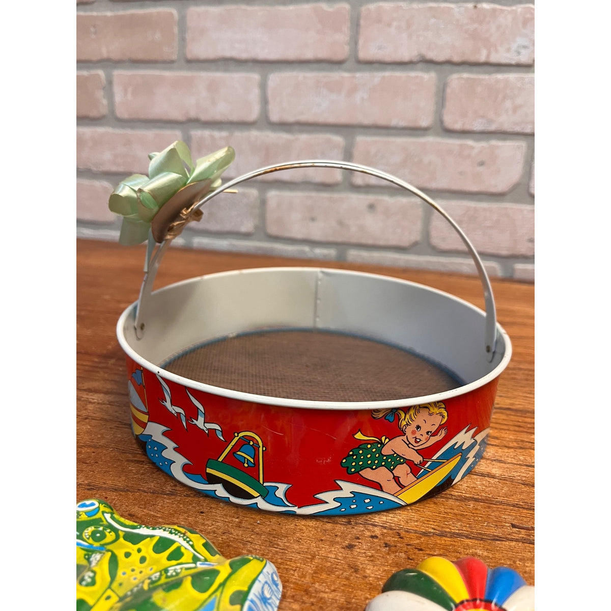 Vintage Ohio Art Tin Litho Toy Beach Set Sand Sifter + Frog & Beach Ball Mold
