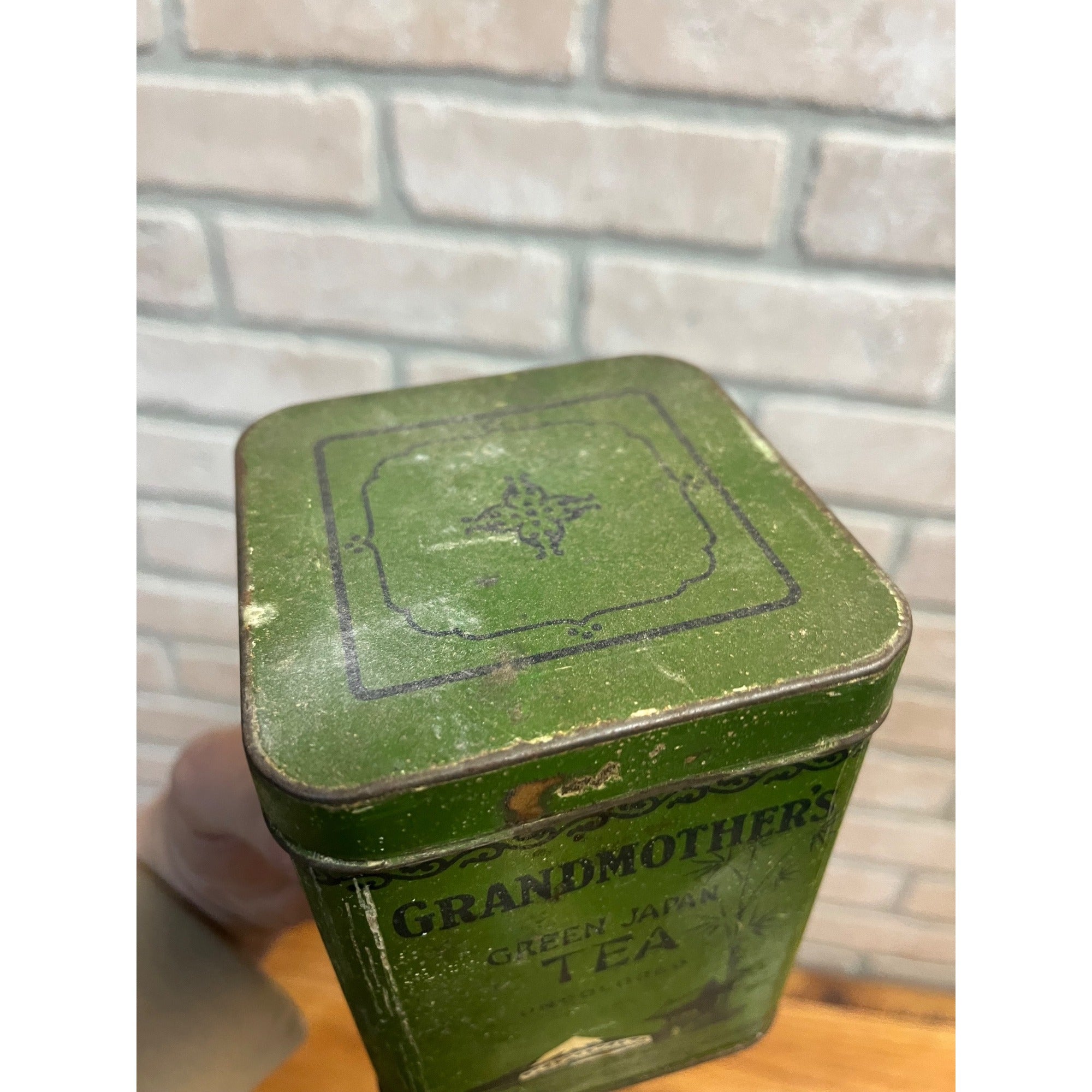 Vintage Antique Grandmother's Green Japan Tea One Half Pound Tin WITH LOOSE TEA