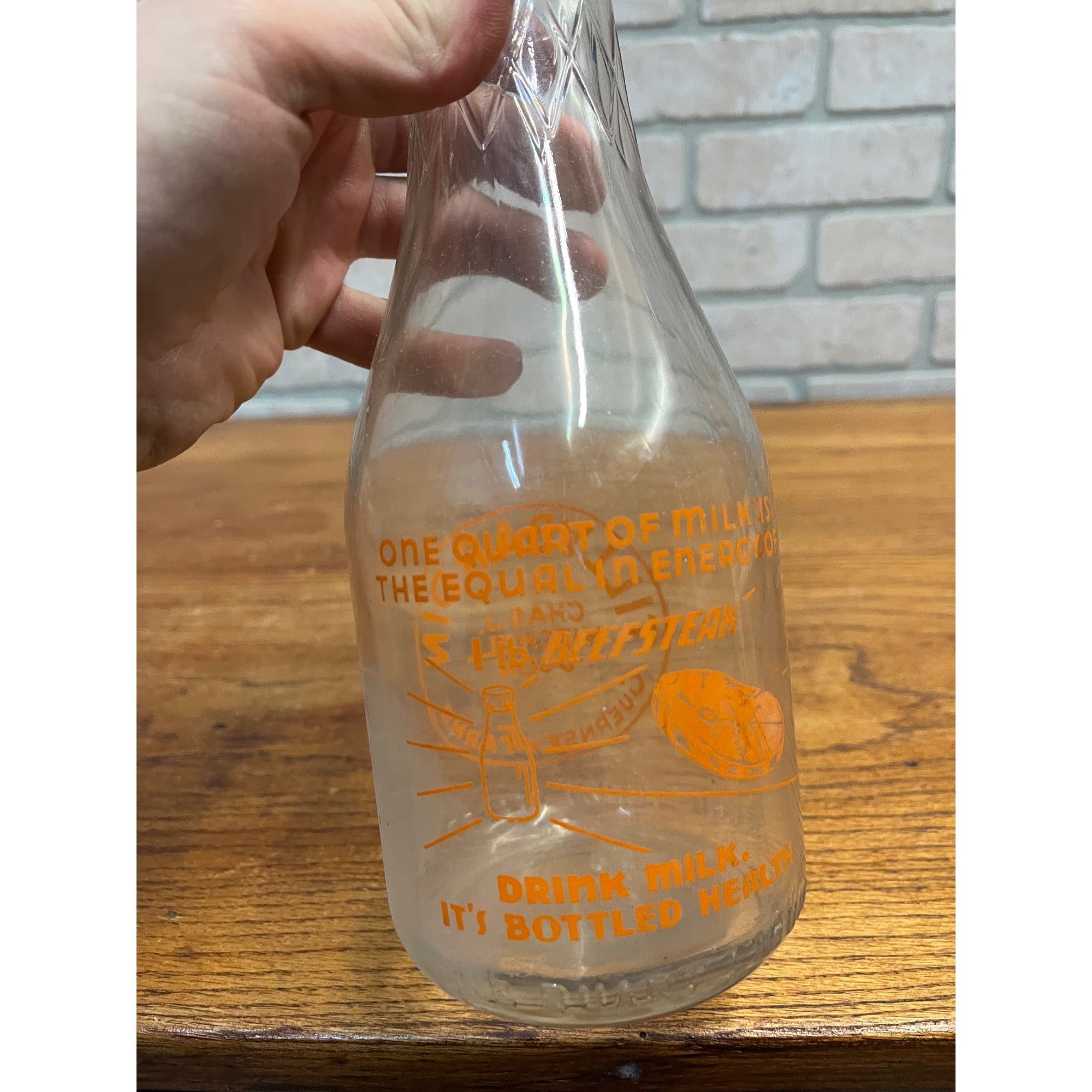 Tillybardin Guernsey Farms Chas. J. Mitchell ACL Quart Milk Bottle Waukesha WI