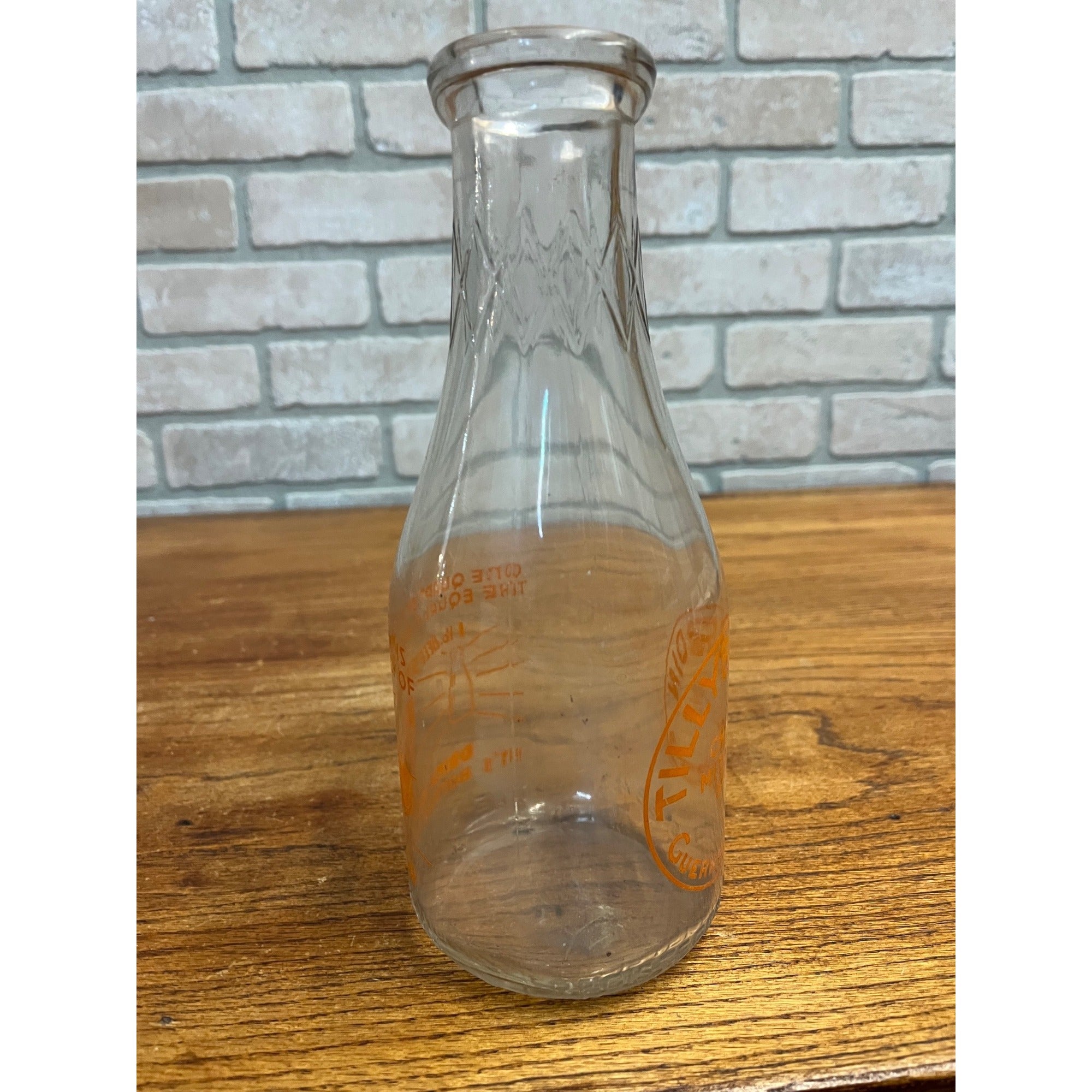 Tillybardin Guernsey Farms Chas. J. Mitchell ACL Quart Milk Bottle Waukesha WI