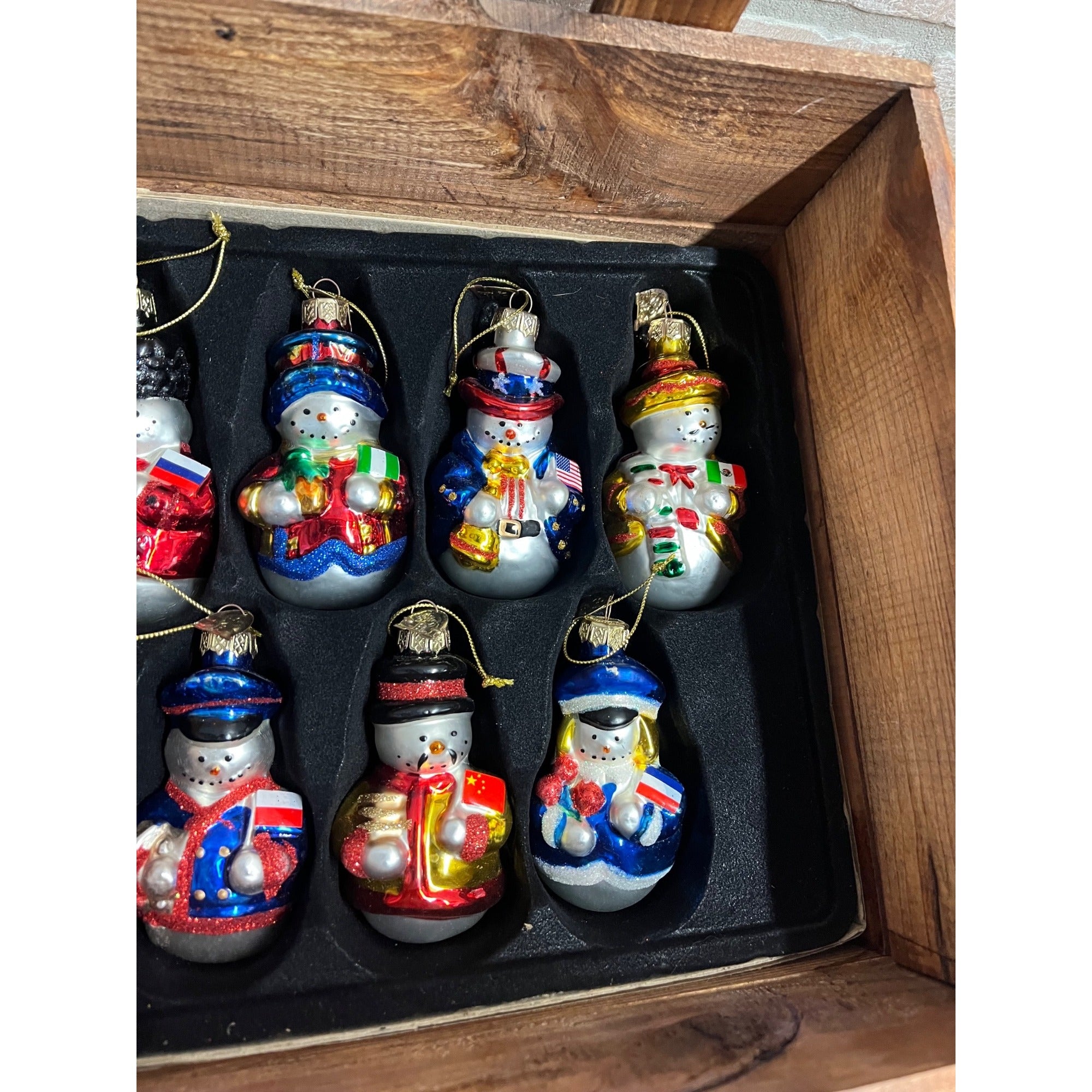 Vintage Thomas Pacconi Classics Wooden Crate With 17 International Glass Snowman Christmas Ornaments 2003