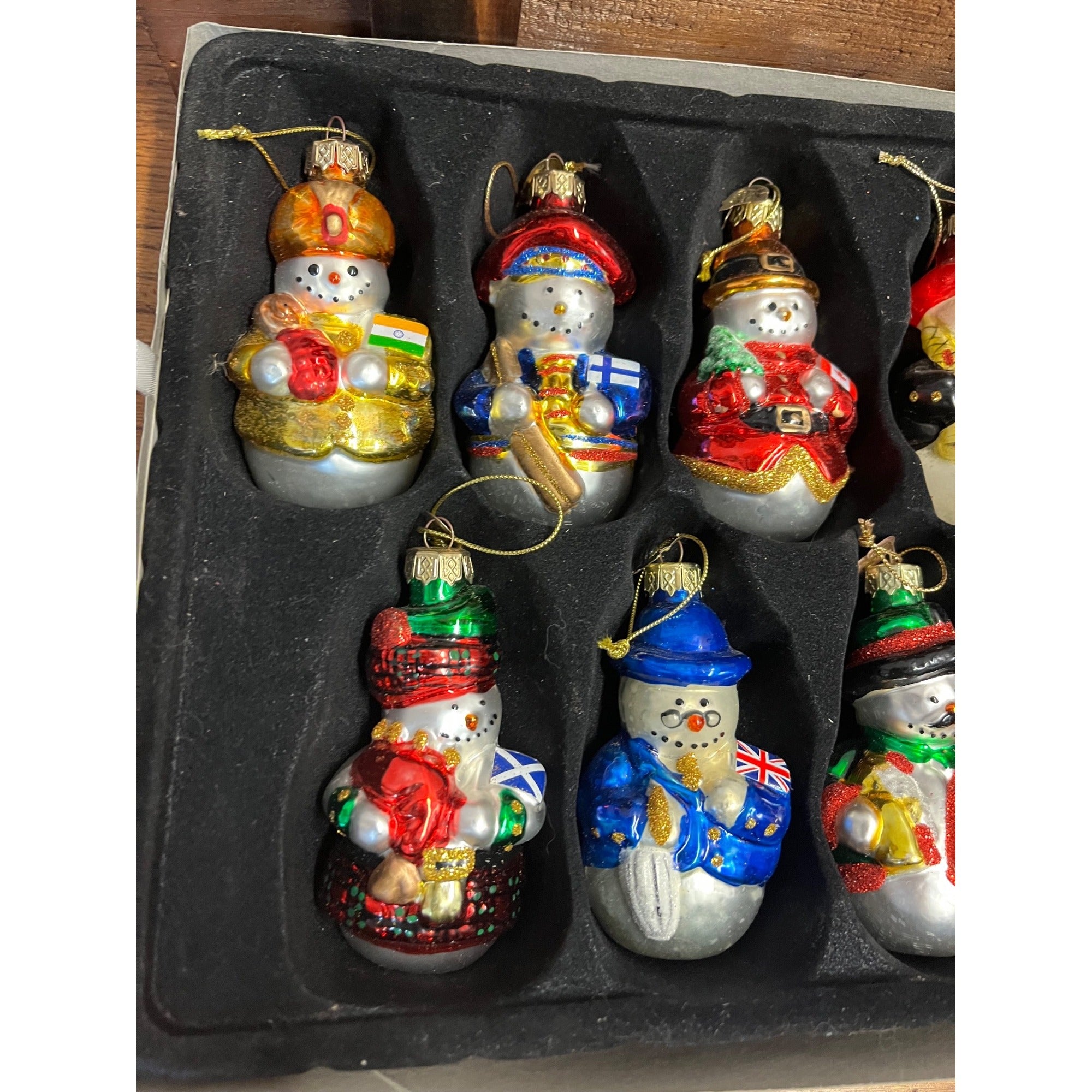 Vintage Thomas Pacconi Classics Wooden Crate With 17 International Glass Snowman Christmas Ornaments 2003