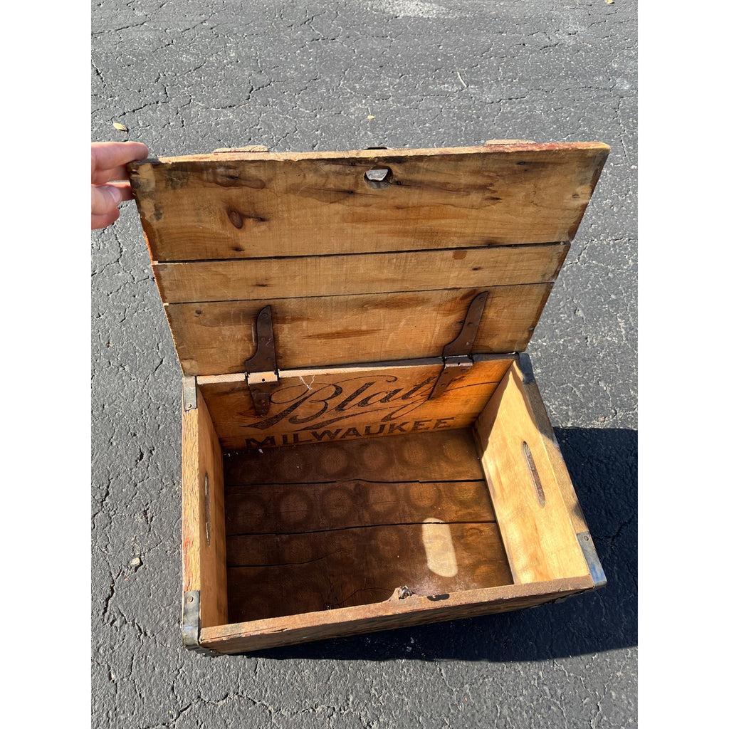 Vintage Blatz Beer Lidded Wooden Crate Case Box Milwaukee Wis