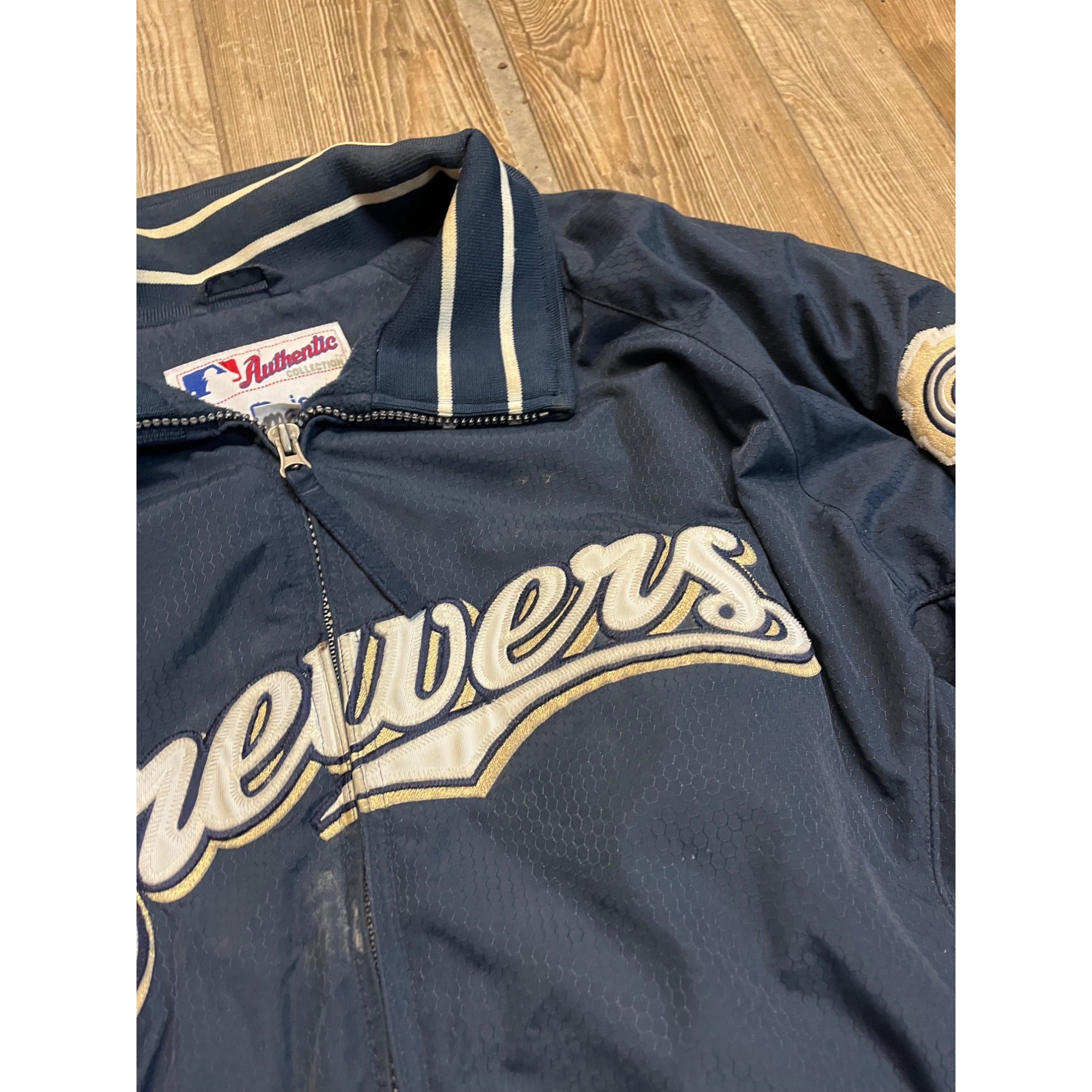 Milwaukee Brewers Authentic Dugout Jacket Men's Medium Game Used?