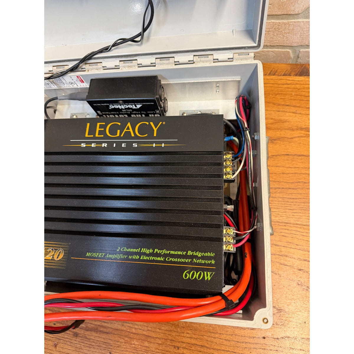 Legacy Series II LA420 2 Channel 600 Watt Old School Mosfet Amplifier System W. Case