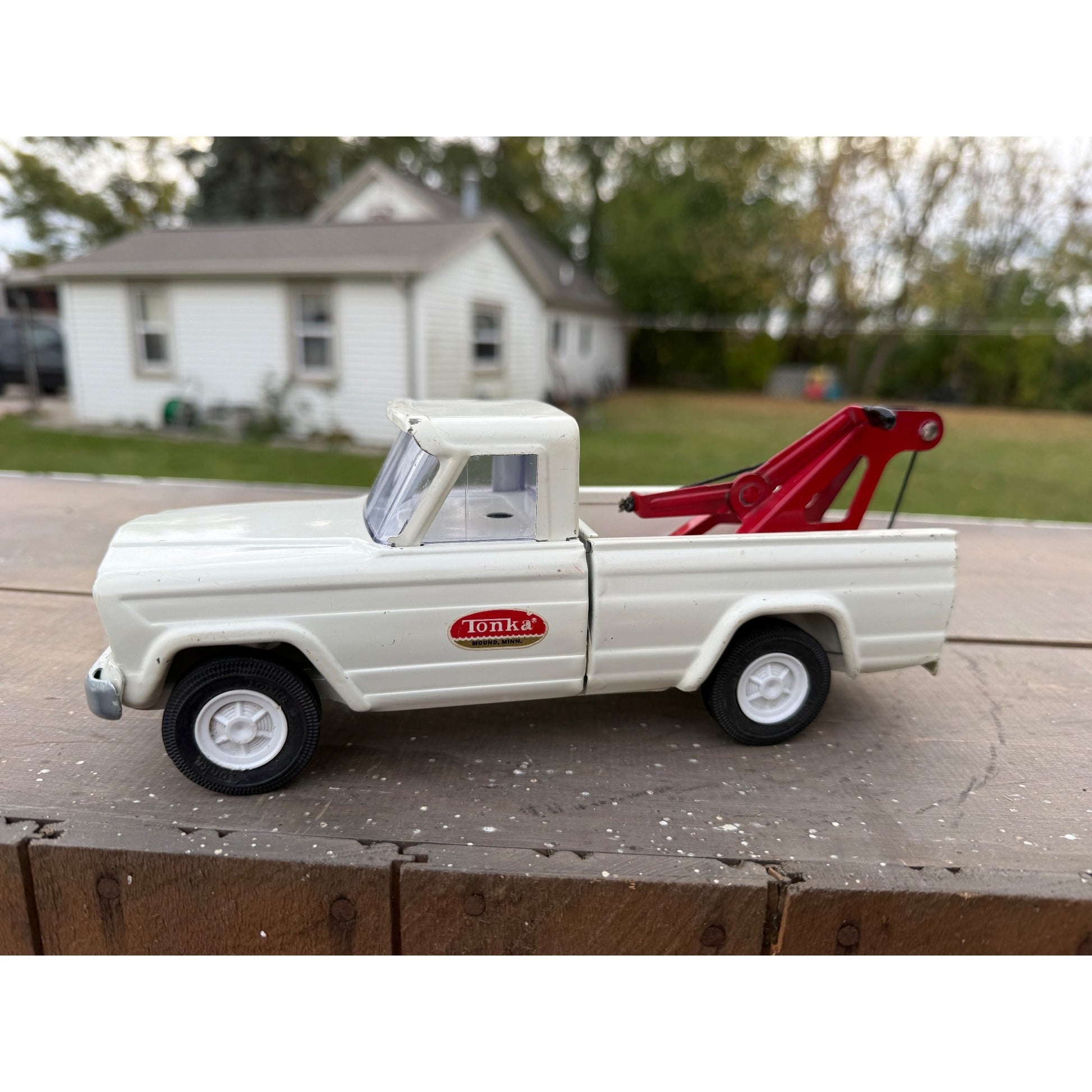 Vintage Tonka Wrecker Tow Truck Pressed Steel Toy 9.5" Long