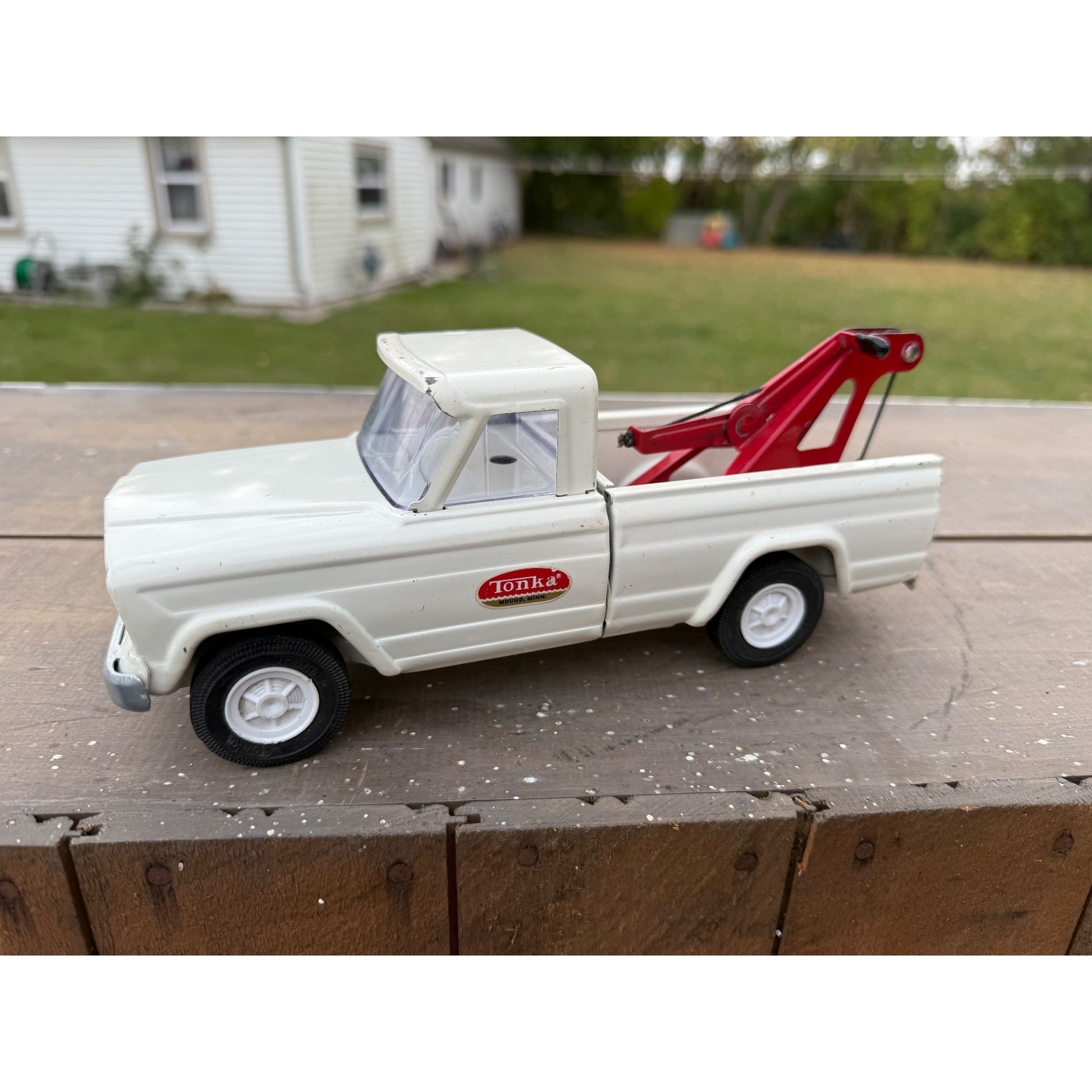 Vintage Tonka Wrecker Tow Truck Pressed Steel Toy 9.5" Long