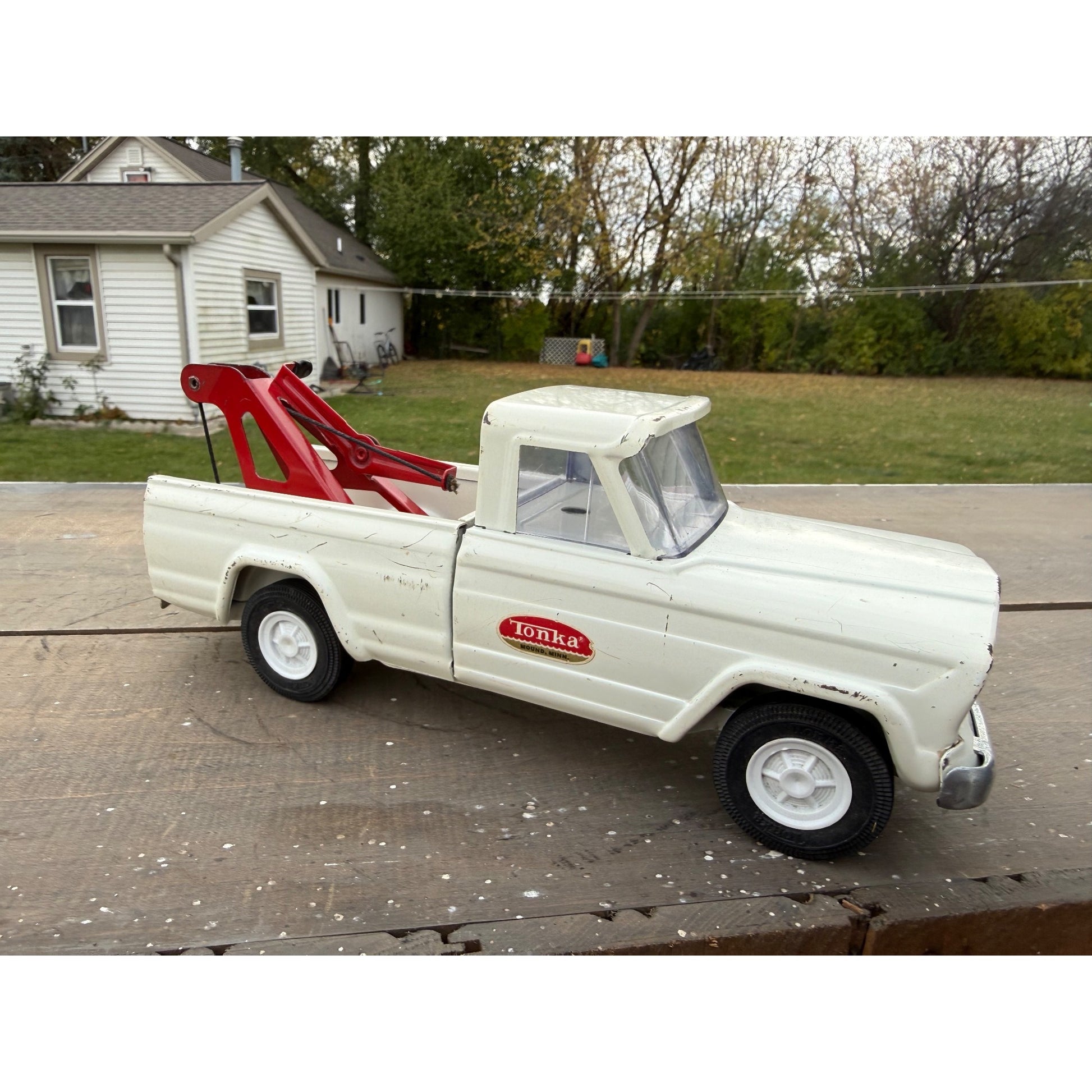 Vintage Tonka Wrecker Tow Truck Pressed Steel Toy 9.5" Long