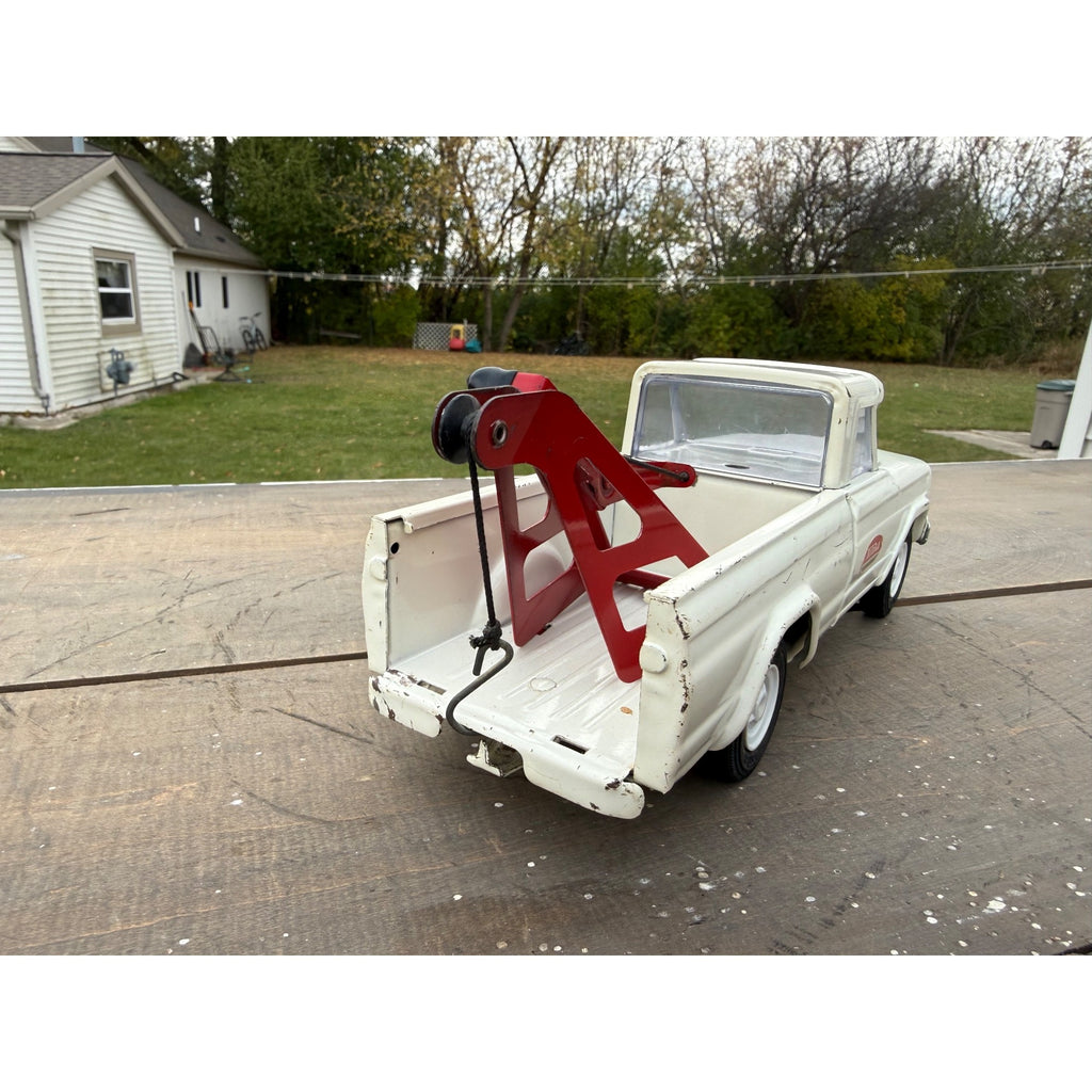 Vintage Tonka Wrecker Tow Truck Pressed Steel Toy 9.5" Long