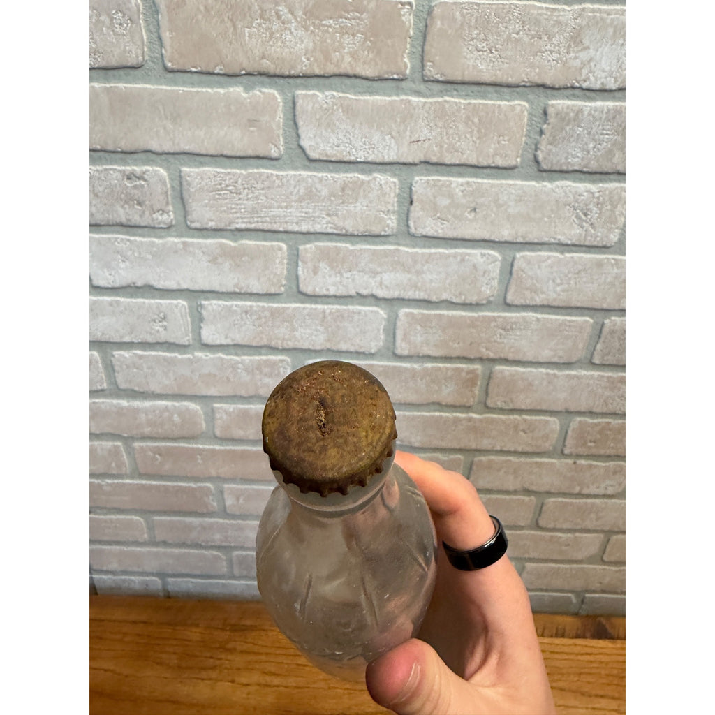 1920s Ritters Cedarburg Wis Spring Water Embossed Bottle W/ Cap