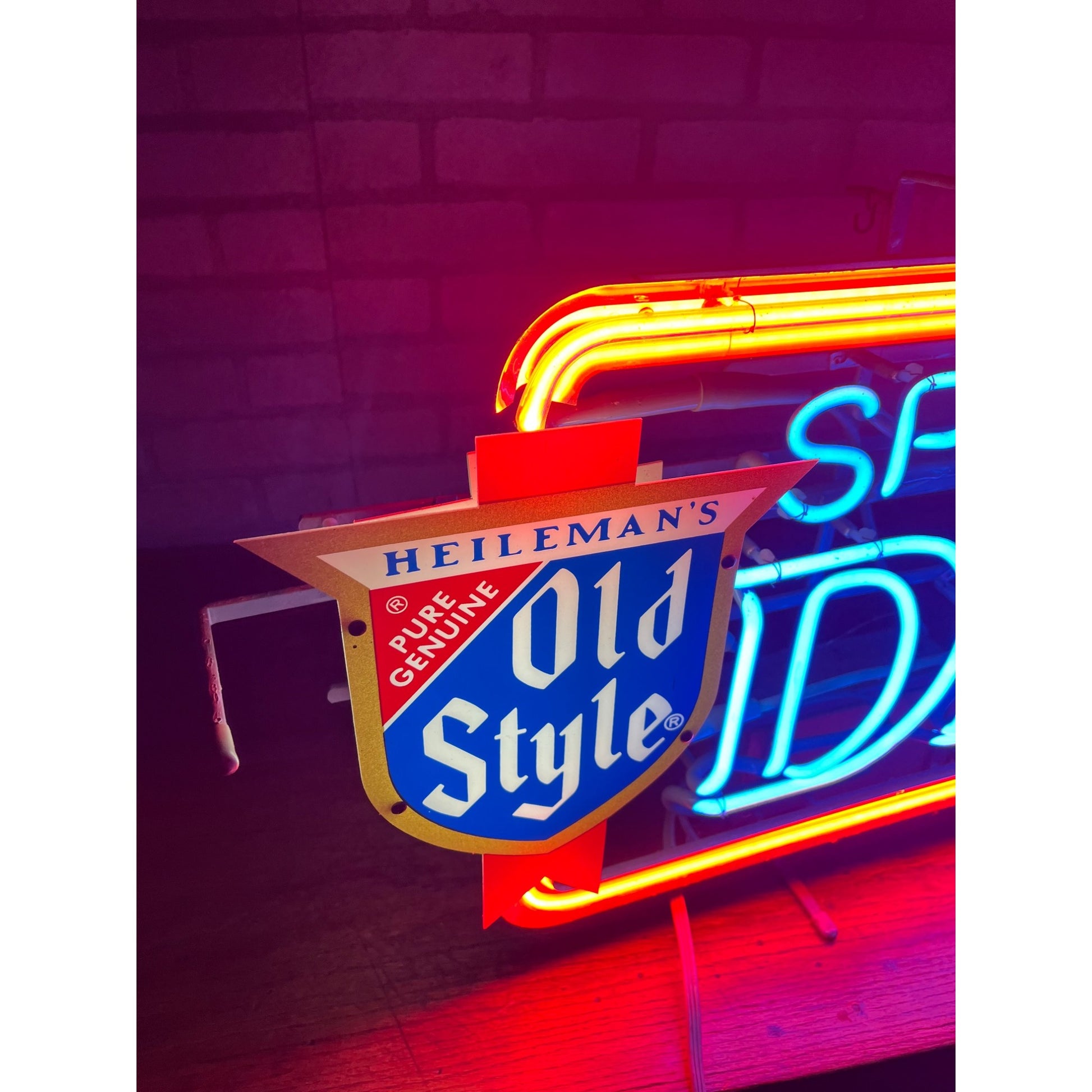 Vintage 1980s Heileman's Old Style Special Dry Beer Lighted Bar Neon Sign