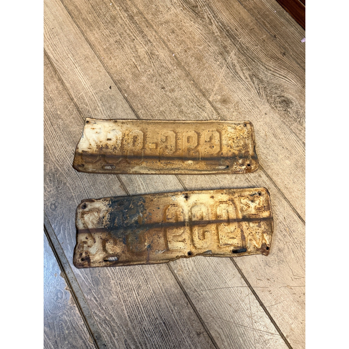Vintage 1923 Wisconsin Automobile License PLates Pair Embossed Matched
