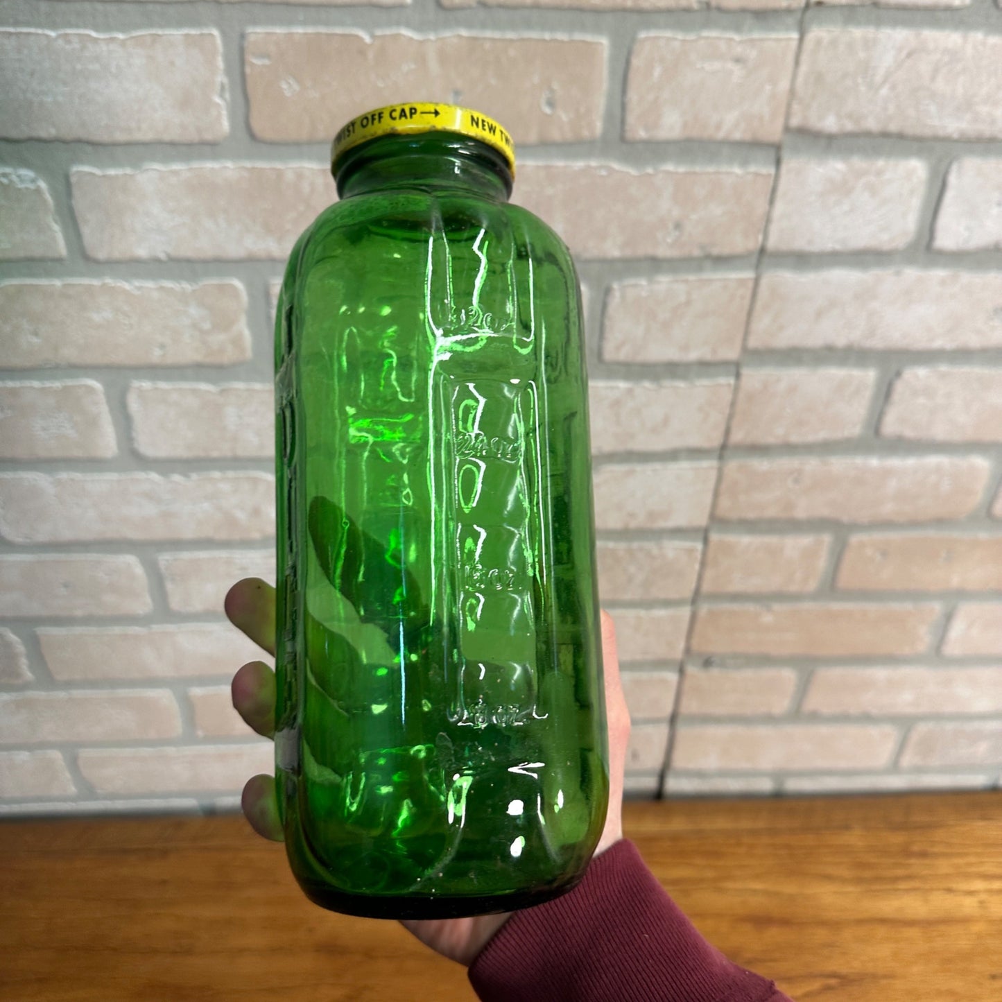 Vintage Anchor Hocking Green Glass 40 oz Water Juice Refrigerator Bottle w Lid