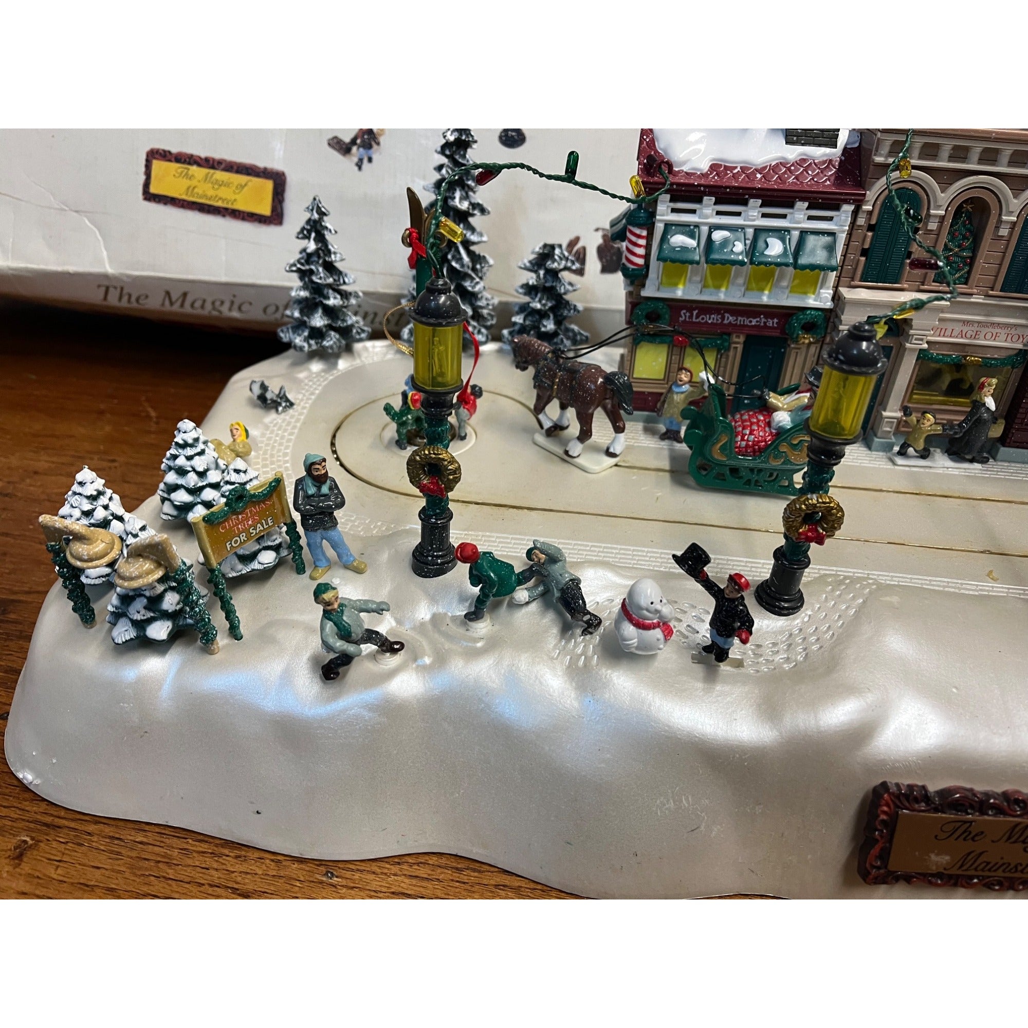 Vintage Christmas The Magic of Main Street 1997 by Trendmasters Lighted - READ