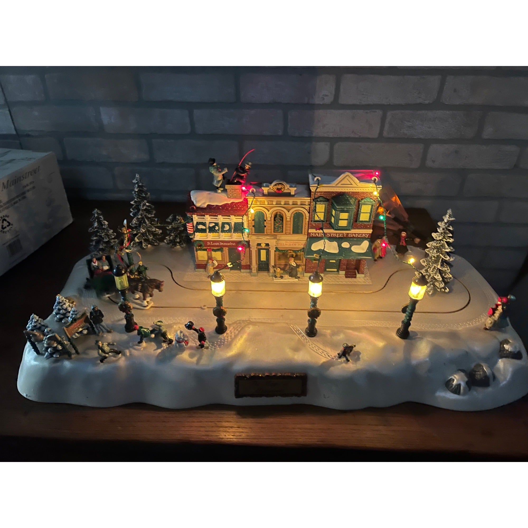 Vintage Christmas The Magic of Main Street 1997 by Trendmasters Lighted - READ