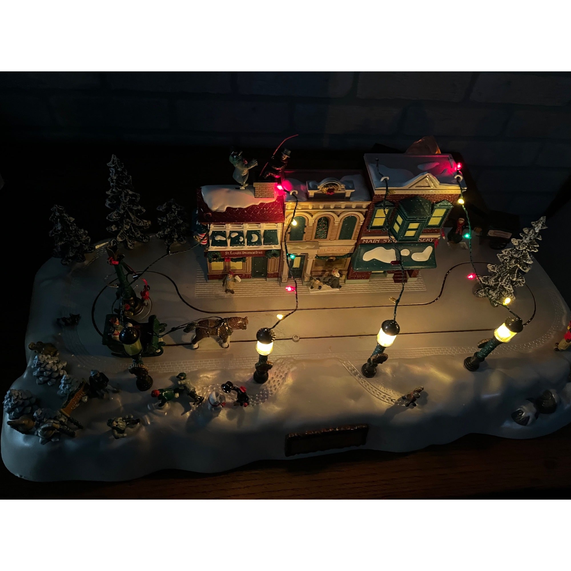 Vintage Christmas The Magic of Main Street 1997 by Trendmasters Lighted - READ