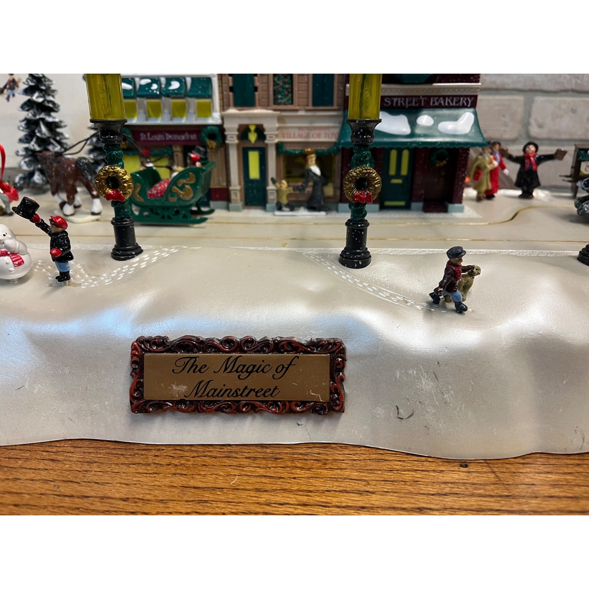 Vintage Christmas The Magic of Main Street 1997 by Trendmasters Lighted - READ
