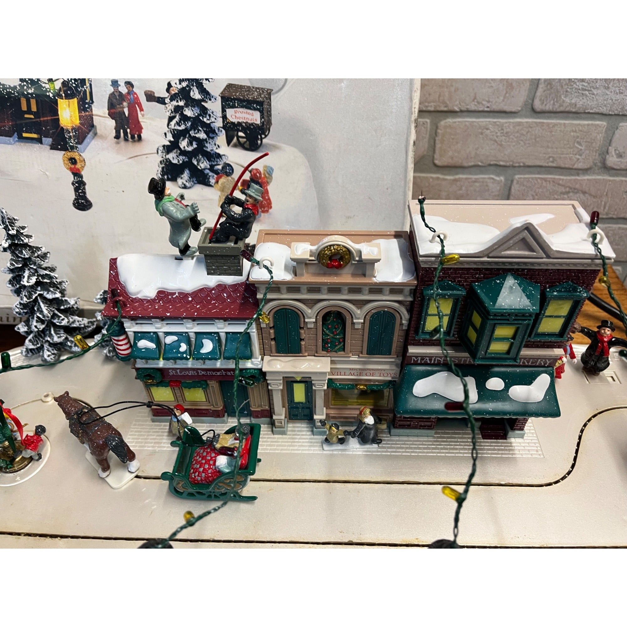 Vintage Christmas The Magic of Main Street 1997 by Trendmasters Lighted - READ